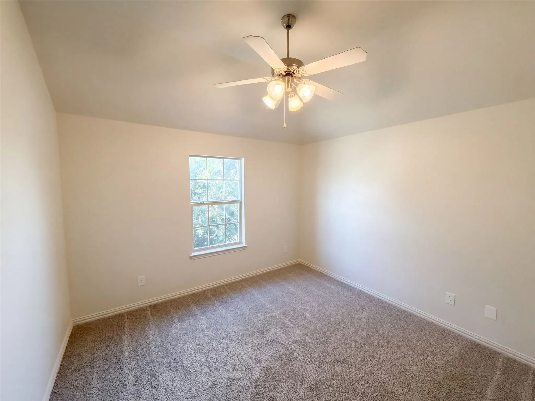 Single Family Residence For Sale in Denton County , 1617 Fallingwater Trail, Haslet, Texas 76177, 4 Bedroom, 3 Bathroom, 2 Garage spaces, 3,057 Sqft, built in 2009, mls#21404425, Real Estate Agent in Haslet, Homes For Sale in Denton county, Homes For Sale in Haslet, Realtor in Haslet Texas, Real Estate Brokerage Independent Realty Texas, Luminita Cordes Realtor