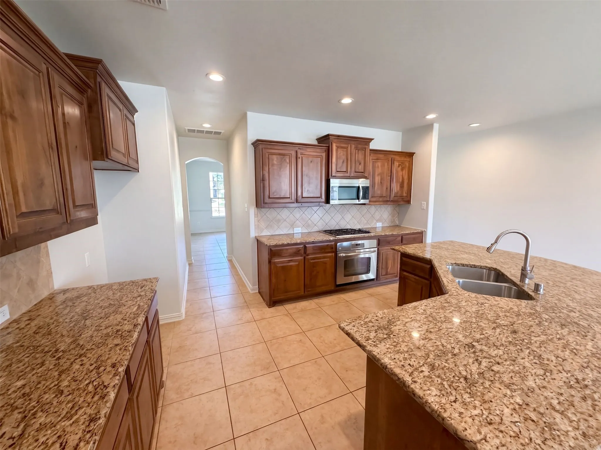 Single Family Residence For Sale in Denton County , 1617 Fallingwater Trail, Haslet, Texas 76177, 4 Bedroom, 3 Bathroom, 2 Garage spaces, 3,057 Sqft, built in 2009, mls#21404425, Real Estate Agent in Haslet, Homes For Sale in Denton county, Homes For Sale in Haslet, Realtor in Haslet Texas, Real Estate Brokerage Independent Realty Texas, Luminita Cordes Realtor