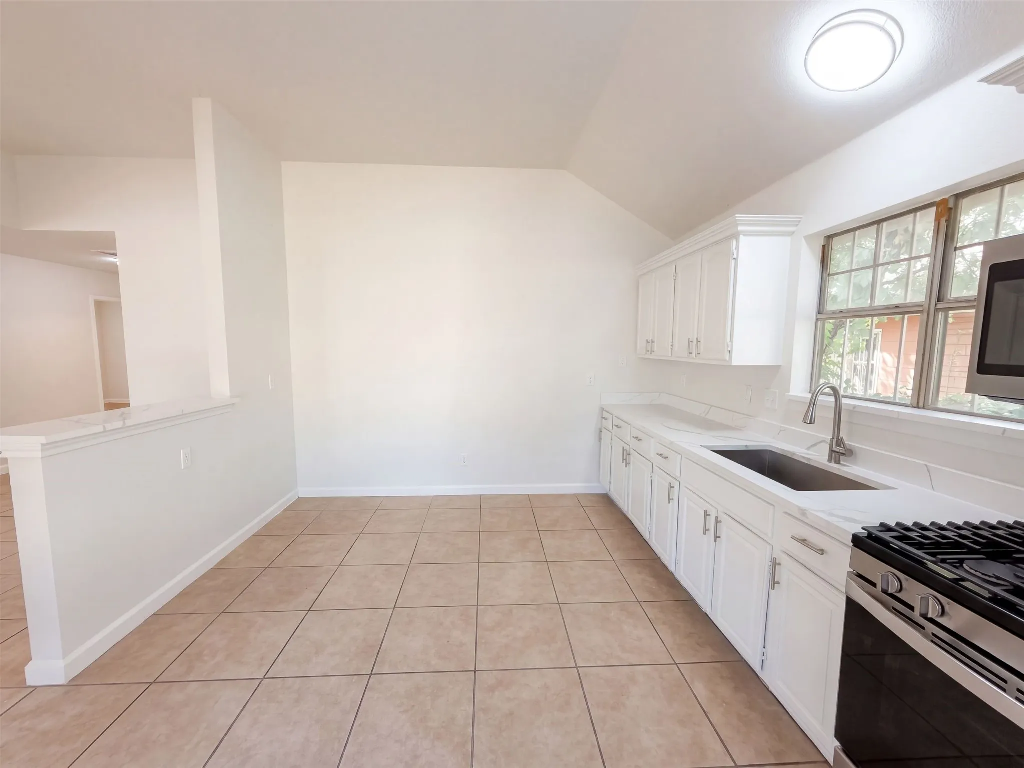 Single Family Residence For Sale in Dallas County , 1322 E Waco Avenue, Dallas, Texas 75216, 4 Bedroom, 2 Bathroom, Garage spaces, 1,494 Sqft, built in 2003, mls#21404427, Real Estate Agent in Dallas, Homes For Sale in Dallas county, Homes For Sale in Dallas, Realtor in Dallas Texas, Real Estate Brokerage Independent Realty Texas, Luminita Cordes Realtor