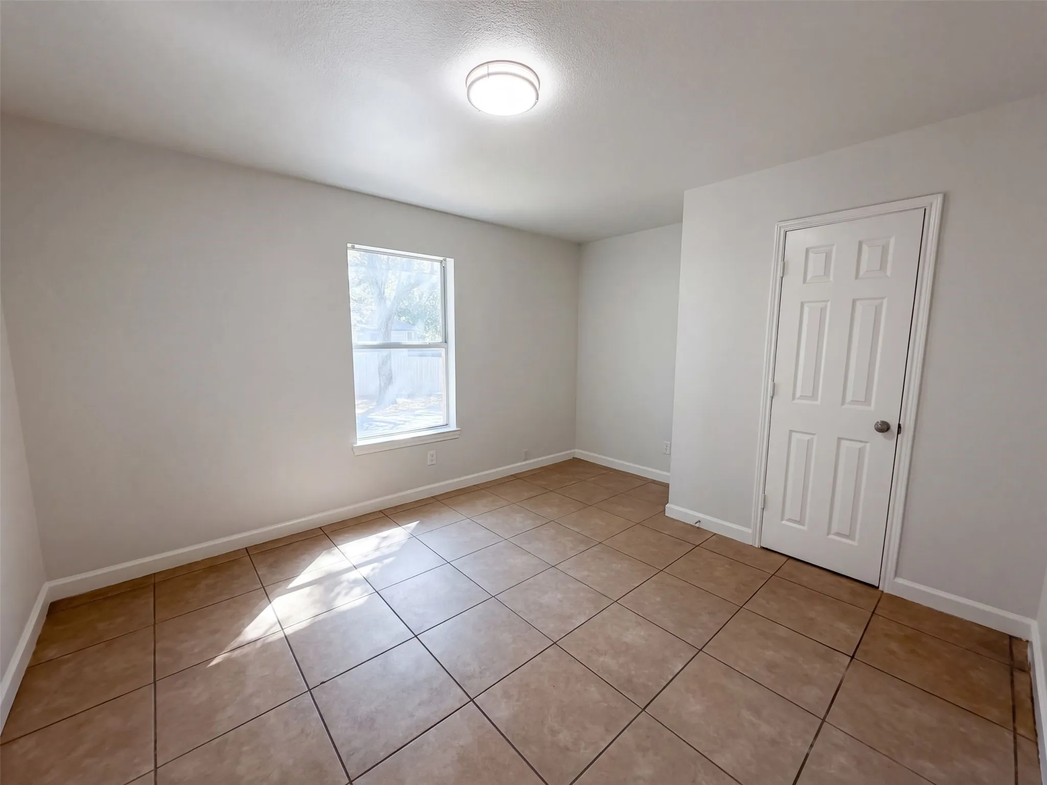 Single Family Residence For Sale in Dallas County , 1322 E Waco Avenue, Dallas, Texas 75216, 4 Bedroom, 2 Bathroom, Garage spaces, 1,494 Sqft, built in 2003, mls#21404427, Real Estate Agent in Dallas, Homes For Sale in Dallas county, Homes For Sale in Dallas, Realtor in Dallas Texas, Real Estate Brokerage Independent Realty Texas, Luminita Cordes Realtor