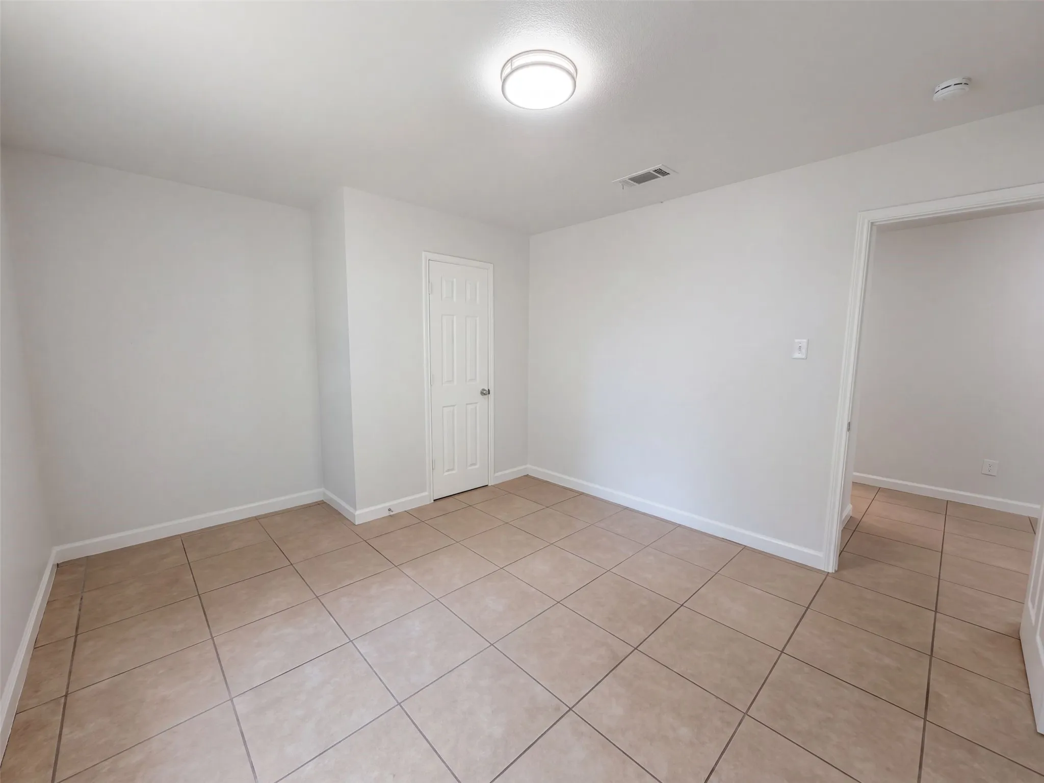 Single Family Residence For Sale in Dallas County , 1322 E Waco Avenue, Dallas, Texas 75216, 4 Bedroom, 2 Bathroom, Garage spaces, 1,494 Sqft, built in 2003, mls#21404427, Real Estate Agent in Dallas, Homes For Sale in Dallas county, Homes For Sale in Dallas, Realtor in Dallas Texas, Real Estate Brokerage Independent Realty Texas, Luminita Cordes Realtor