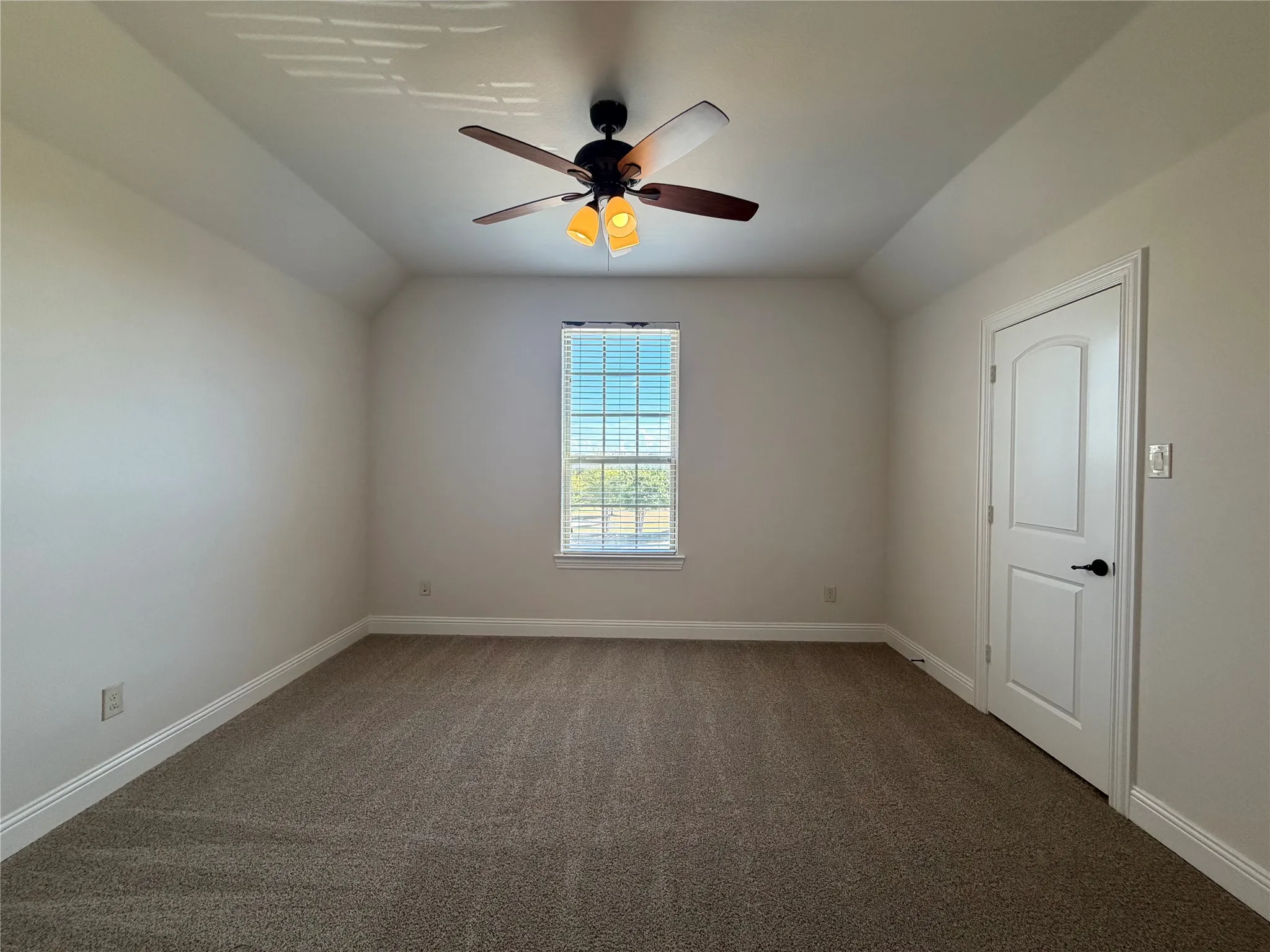 Single Family Residence For Sale in Collin County , 10832 Frost Place, Mc Kinney, Texas 75071, 4 Bedroom, 3 Bathroom, 2 Garage spaces, 3,429 Sqft, built in 2016, mls#21404428, Real Estate Agent in Mc Kinney, Homes For Sale in Collin county, Homes For Sale in Mc Kinney, Realtor in Mc Kinney Texas, Real Estate Brokerage Independent Realty Texas, Luminita Cordes Realtor