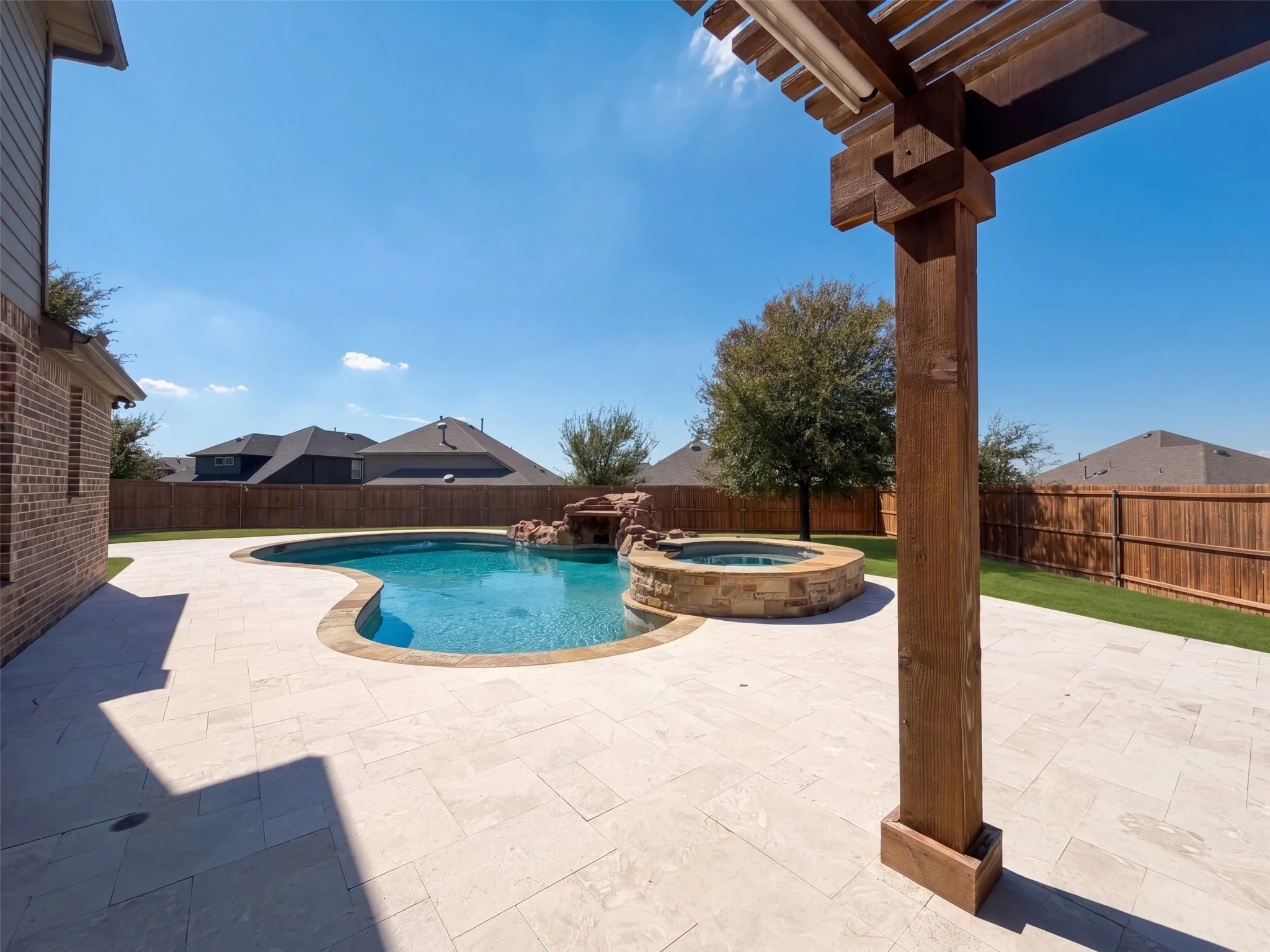 Single Family Residence For Sale in Collin County , 10832 Frost Place, Mc Kinney, Texas 75071, 4 Bedroom, 3 Bathroom, 2 Garage spaces, 3,429 Sqft, built in 2016, mls#21404428, Real Estate Agent in Mc Kinney, Homes For Sale in Collin county, Homes For Sale in Mc Kinney, Realtor in Mc Kinney Texas, Real Estate Brokerage Independent Realty Texas, Luminita Cordes Realtor
