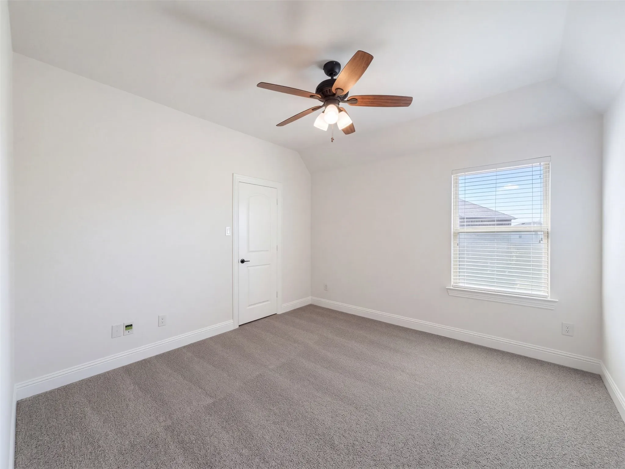Single Family Residence For Sale in Collin County , 10832 Frost Place, Mc Kinney, Texas 75071, 4 Bedroom, 3 Bathroom, 2 Garage spaces, 3,429 Sqft, built in 2016, mls#21404428, Real Estate Agent in Mc Kinney, Homes For Sale in Collin county, Homes For Sale in Mc Kinney, Realtor in Mc Kinney Texas, Real Estate Brokerage Independent Realty Texas, Luminita Cordes Realtor