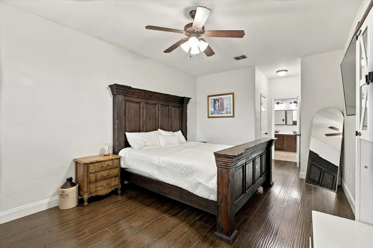 Single Family Residence For Sale in Denton County , 632 Montgomery Drive, Lake Dallas, Texas 75065, 3 Bedroom, 2 Bathroom, 2 Garage spaces, 1,716 Sqft, built in 2007, mls#21403186, Real Estate Agent in Lake Dallas, Homes For Sale in Denton county, Homes For Sale in Lake Dallas, Realtor in Lake Dallas Texas, Real Estate Brokerage Independent Realty Texas, Luminita Cordes Realtor