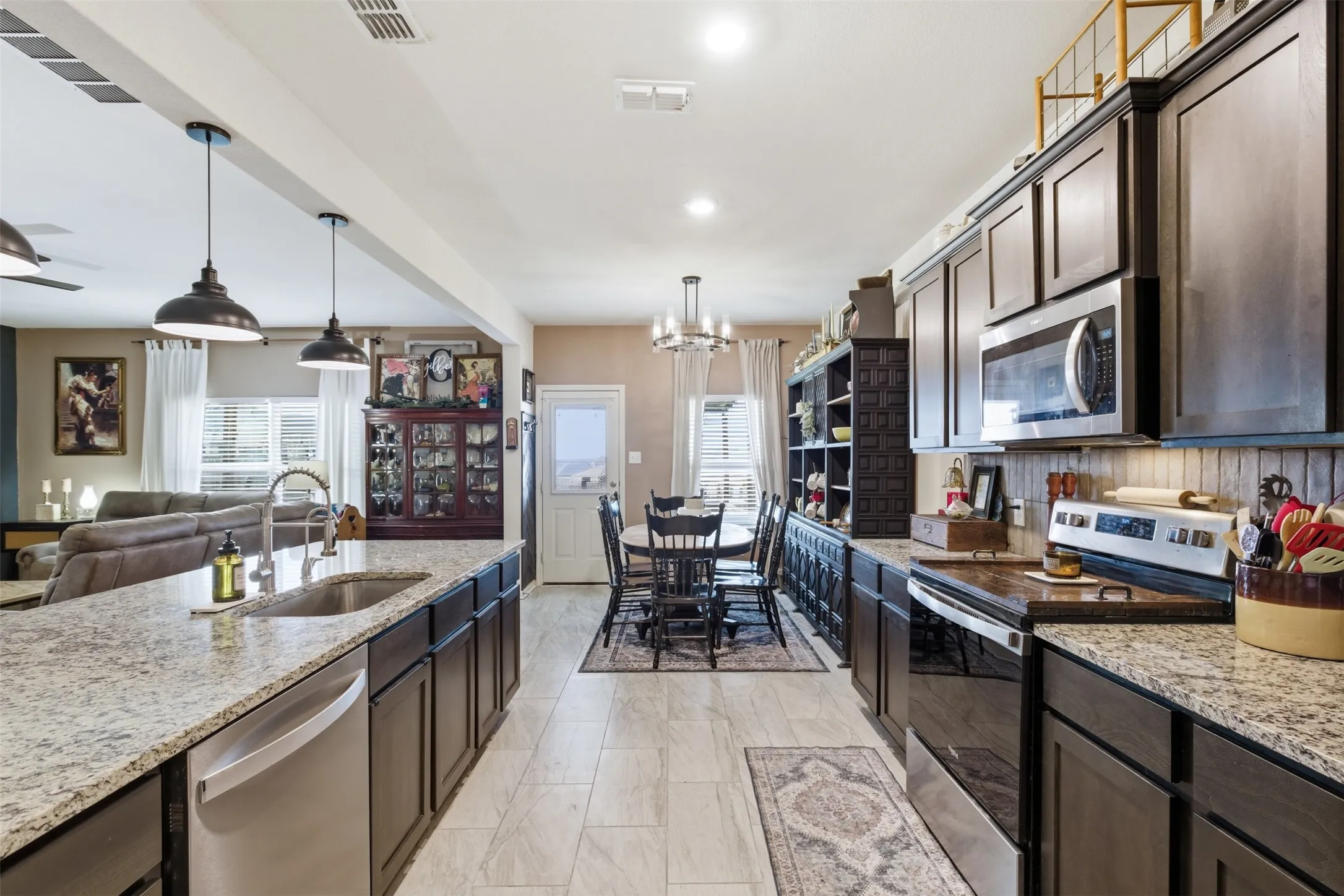 Single Family Residence For Sale in Wise County , 112 Saloon Cove E, Newark, Texas 76071, 4 Bedroom, 3 Bathroom, 2 Garage spaces, 2,153 Sqft, built in 2021, mls#21397813, Real Estate Agent in Newark, Homes For Sale in Wise county, Homes For Sale in Newark, Realtor in Newark Texas, Real Estate Brokerage Independent Realty Texas, Luminita Cordes Realtor
