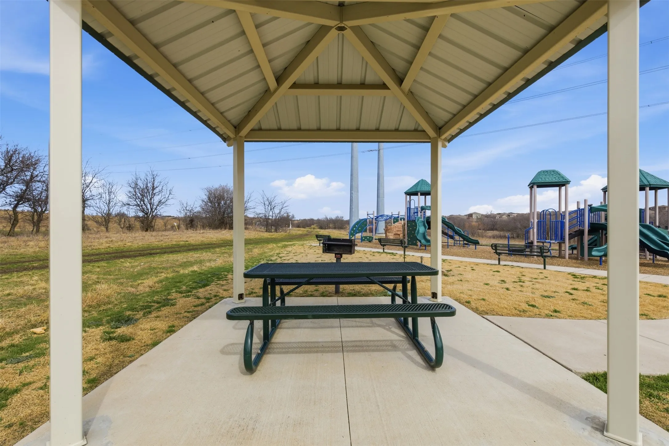 Single Family Residence For Sale in Wise County , 112 Saloon Cove E, Newark, Texas 76071, 4 Bedroom, 3 Bathroom, 2 Garage spaces, 2,153 Sqft, built in 2021, mls#21397813, Real Estate Agent in Newark, Homes For Sale in Wise county, Homes For Sale in Newark, Realtor in Newark Texas, Real Estate Brokerage Independent Realty Texas, Luminita Cordes Realtor