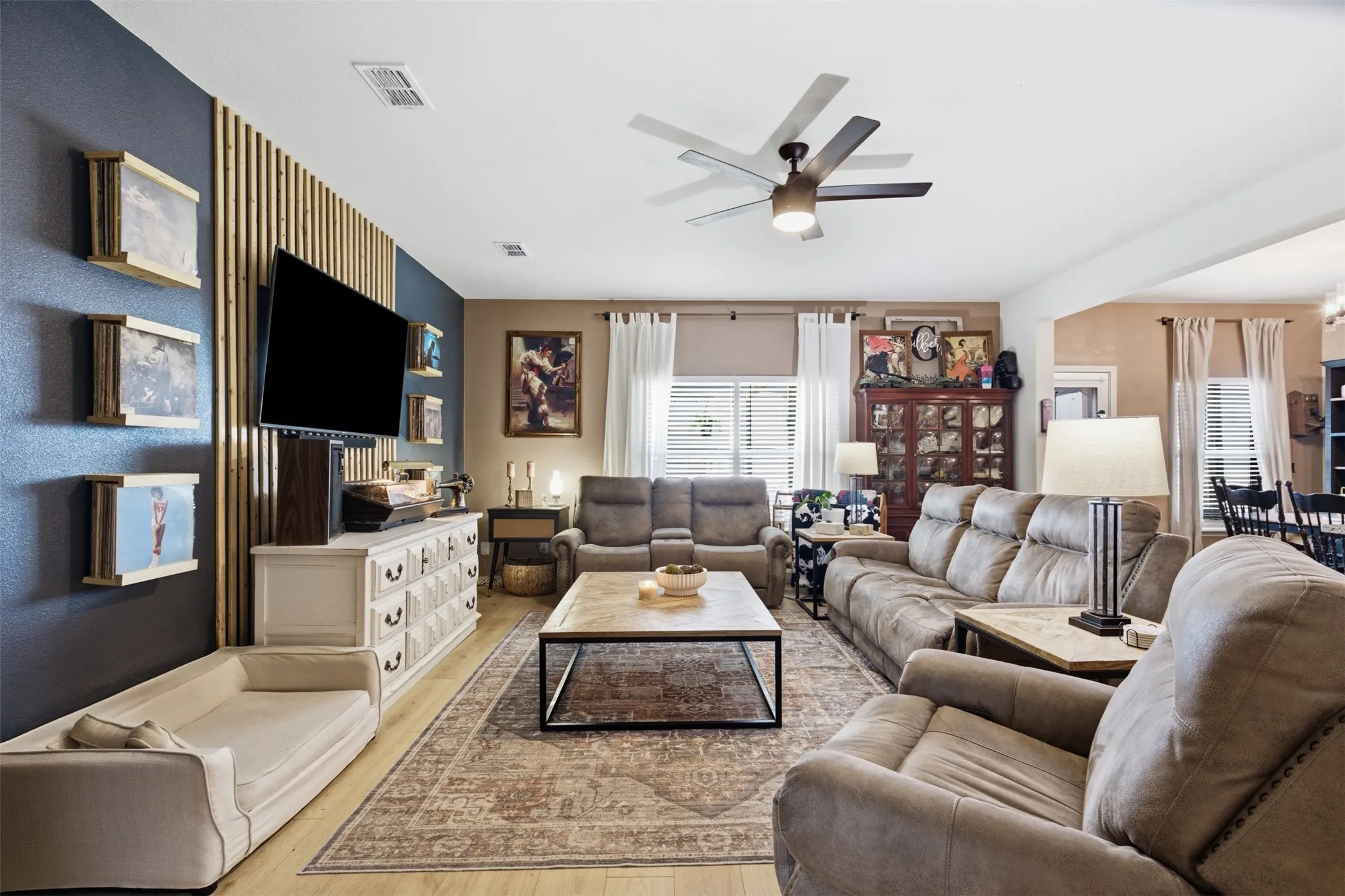 Single Family Residence For Sale in Wise County , 112 Saloon Cove E, Newark, Texas 76071, 4 Bedroom, 3 Bathroom, 2 Garage spaces, 2,153 Sqft, built in 2021, mls#21397813, Real Estate Agent in Newark, Homes For Sale in Wise county, Homes For Sale in Newark, Realtor in Newark Texas, Real Estate Brokerage Independent Realty Texas, Luminita Cordes Realtor