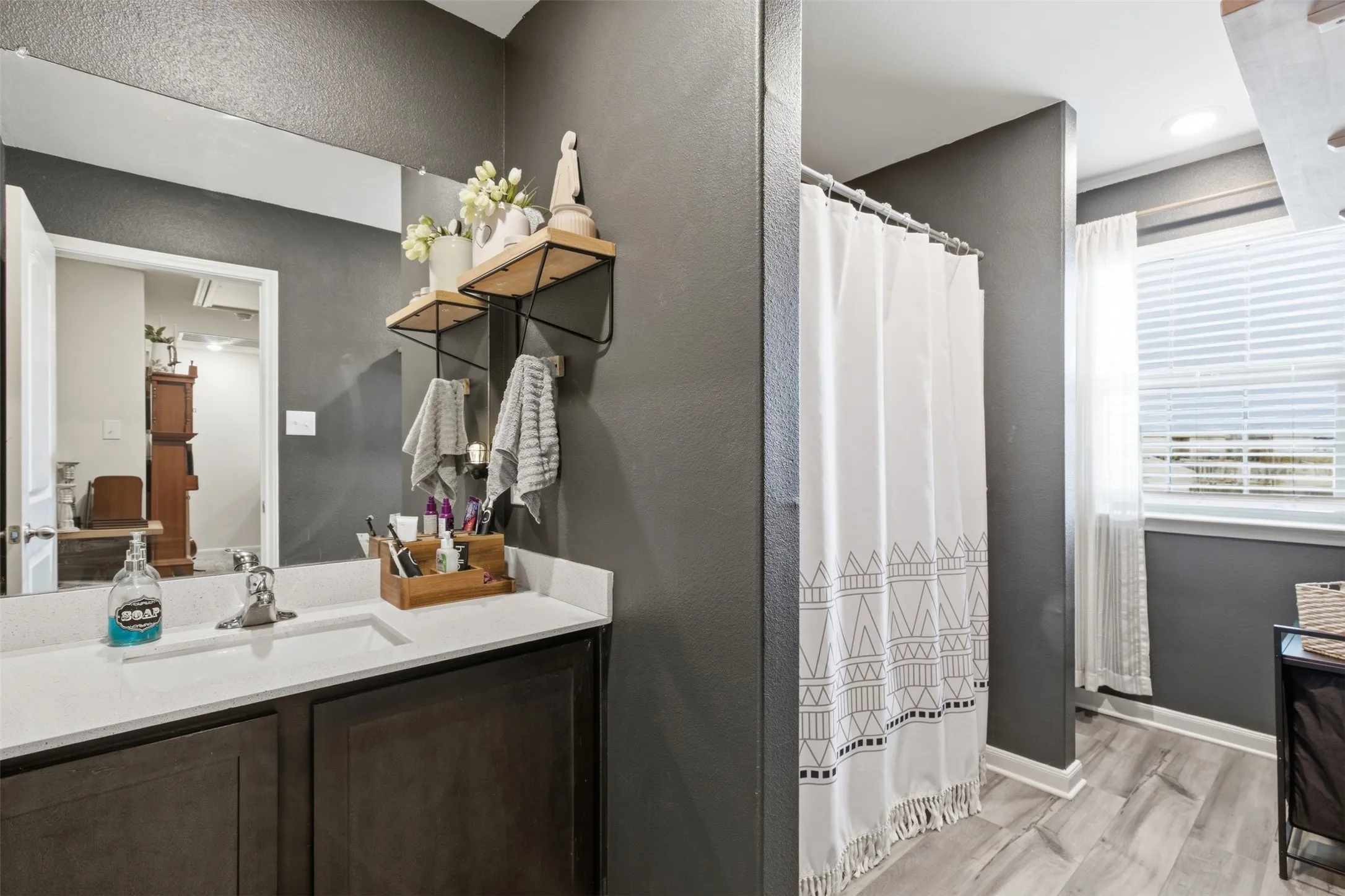 Single Family Residence For Sale in Wise County , 112 Saloon Cove E, Newark, Texas 76071, 4 Bedroom, 3 Bathroom, 2 Garage spaces, 2,153 Sqft, built in 2021, mls#21397813, Real Estate Agent in Newark, Homes For Sale in Wise county, Homes For Sale in Newark, Realtor in Newark Texas, Real Estate Brokerage Independent Realty Texas, Luminita Cordes Realtor