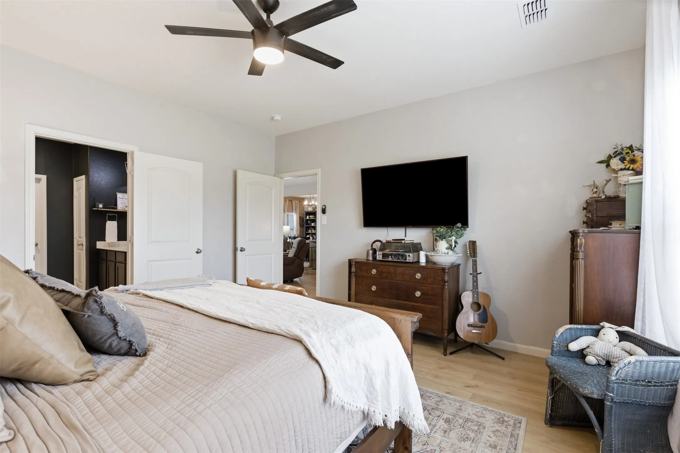 Single Family Residence For Sale in Wise County , 112 Saloon Cove E, Newark, Texas 76071, 4 Bedroom, 3 Bathroom, 2 Garage spaces, 2,153 Sqft, built in 2021, mls#21397813, Real Estate Agent in Newark, Homes For Sale in Wise county, Homes For Sale in Newark, Realtor in Newark Texas, Real Estate Brokerage Independent Realty Texas, Luminita Cordes Realtor