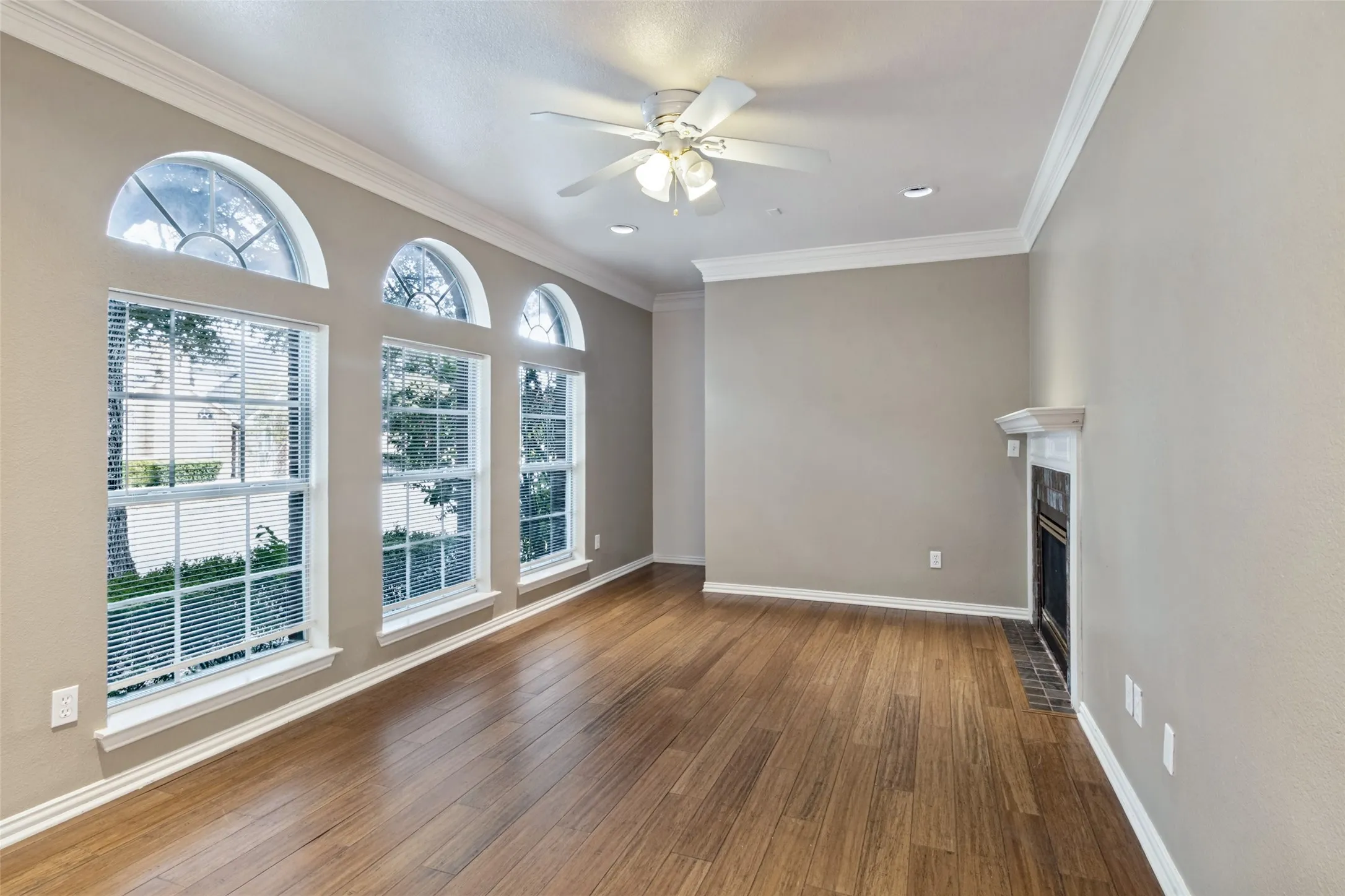Single Family Residence For Sale in Collin County , 7156 Nicole Place, Dallas, Texas 75252, 3 Bedroom, 3 Bathroom, 2 Garage spaces, 1,809 Sqft, built in 1993, mls#21403776, Real Estate Agent in Dallas, Homes For Sale in Collin county, Homes For Sale in Dallas, Realtor in Dallas Texas, Real Estate Brokerage Independent Realty Texas, Luminita Cordes Realtor