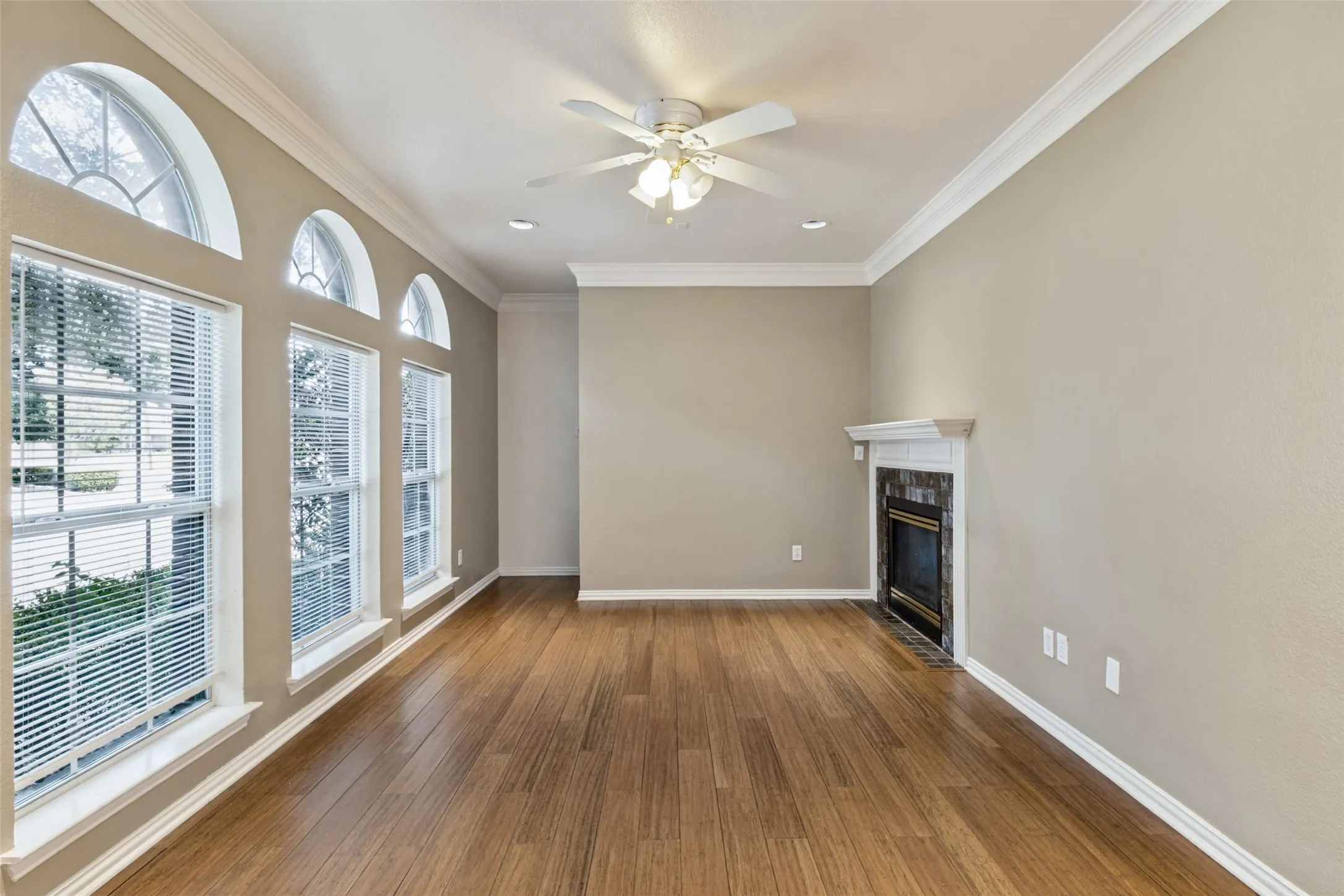 Single Family Residence For Sale in Collin County , 7156 Nicole Place, Dallas, Texas 75252, 3 Bedroom, 3 Bathroom, 2 Garage spaces, 1,809 Sqft, built in 1993, mls#21403776, Real Estate Agent in Dallas, Homes For Sale in Collin county, Homes For Sale in Dallas, Realtor in Dallas Texas, Real Estate Brokerage Independent Realty Texas, Luminita Cordes Realtor
