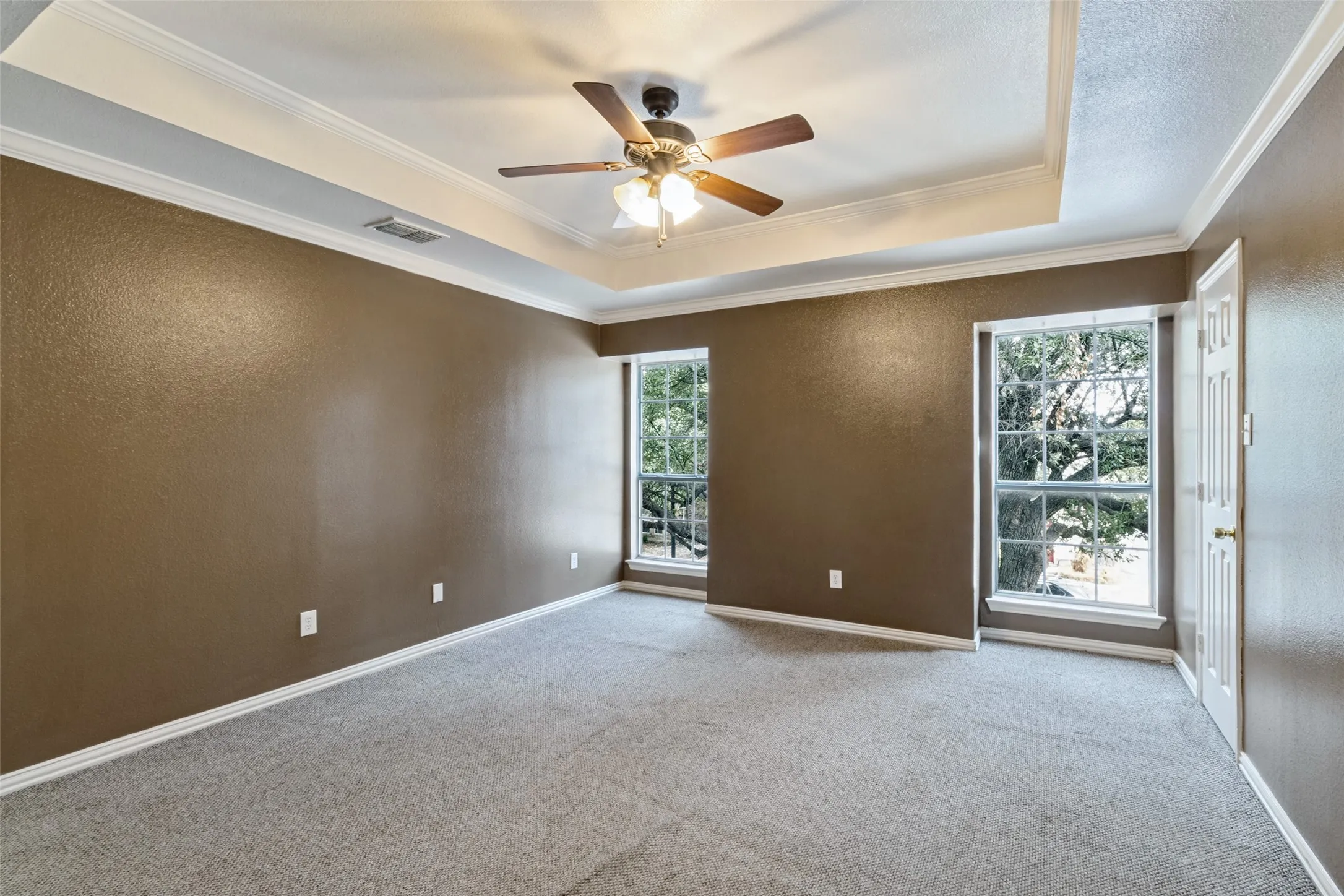 Single Family Residence For Sale in Collin County , 7156 Nicole Place, Dallas, Texas 75252, 3 Bedroom, 3 Bathroom, 2 Garage spaces, 1,809 Sqft, built in 1993, mls#21403776, Real Estate Agent in Dallas, Homes For Sale in Collin county, Homes For Sale in Dallas, Realtor in Dallas Texas, Real Estate Brokerage Independent Realty Texas, Luminita Cordes Realtor