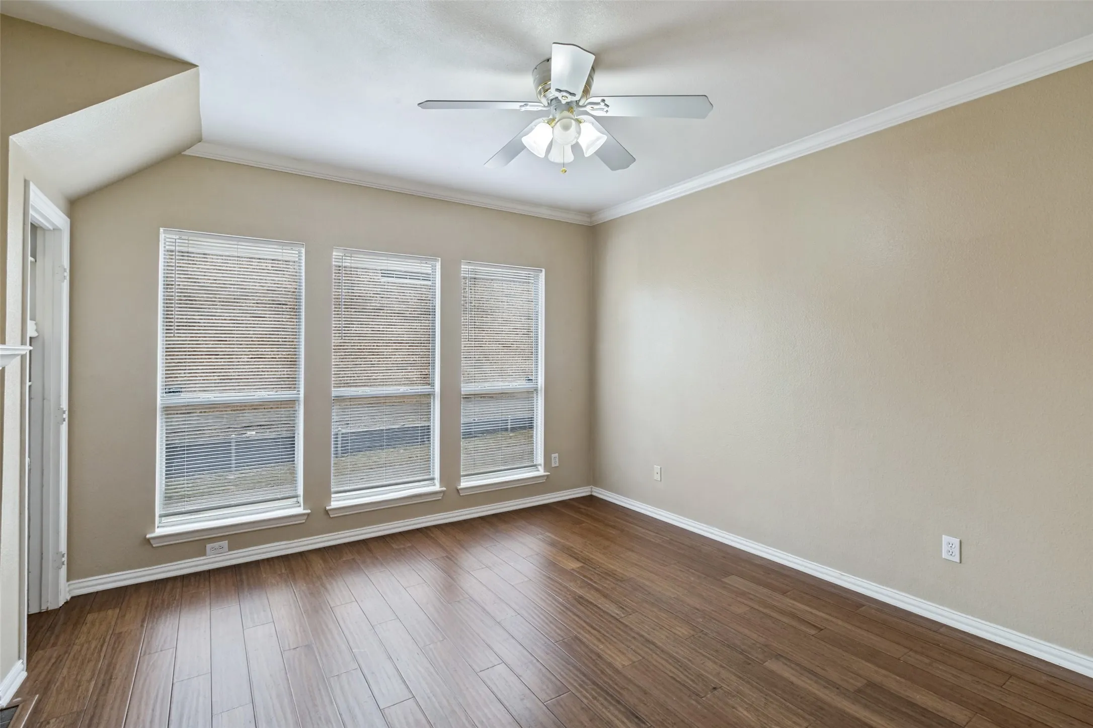 Single Family Residence For Sale in Collin County , 7156 Nicole Place, Dallas, Texas 75252, 3 Bedroom, 3 Bathroom, 2 Garage spaces, 1,809 Sqft, built in 1993, mls#21403776, Real Estate Agent in Dallas, Homes For Sale in Collin county, Homes For Sale in Dallas, Realtor in Dallas Texas, Real Estate Brokerage Independent Realty Texas, Luminita Cordes Realtor