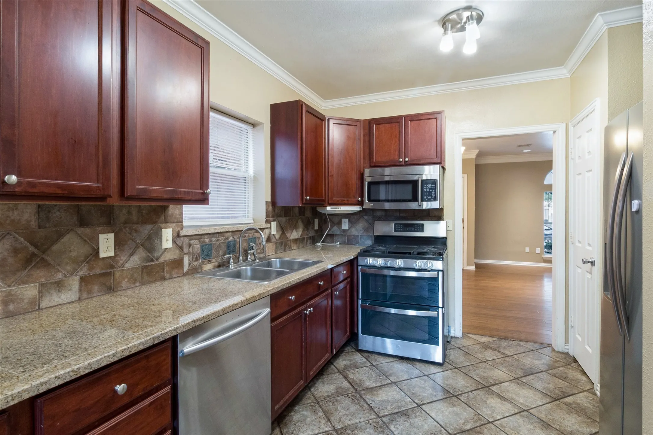 Single Family Residence For Sale in Collin County , 7156 Nicole Place, Dallas, Texas 75252, 3 Bedroom, 3 Bathroom, 2 Garage spaces, 1,809 Sqft, built in 1993, mls#21403776, Real Estate Agent in Dallas, Homes For Sale in Collin county, Homes For Sale in Dallas, Realtor in Dallas Texas, Real Estate Brokerage Independent Realty Texas, Luminita Cordes Realtor