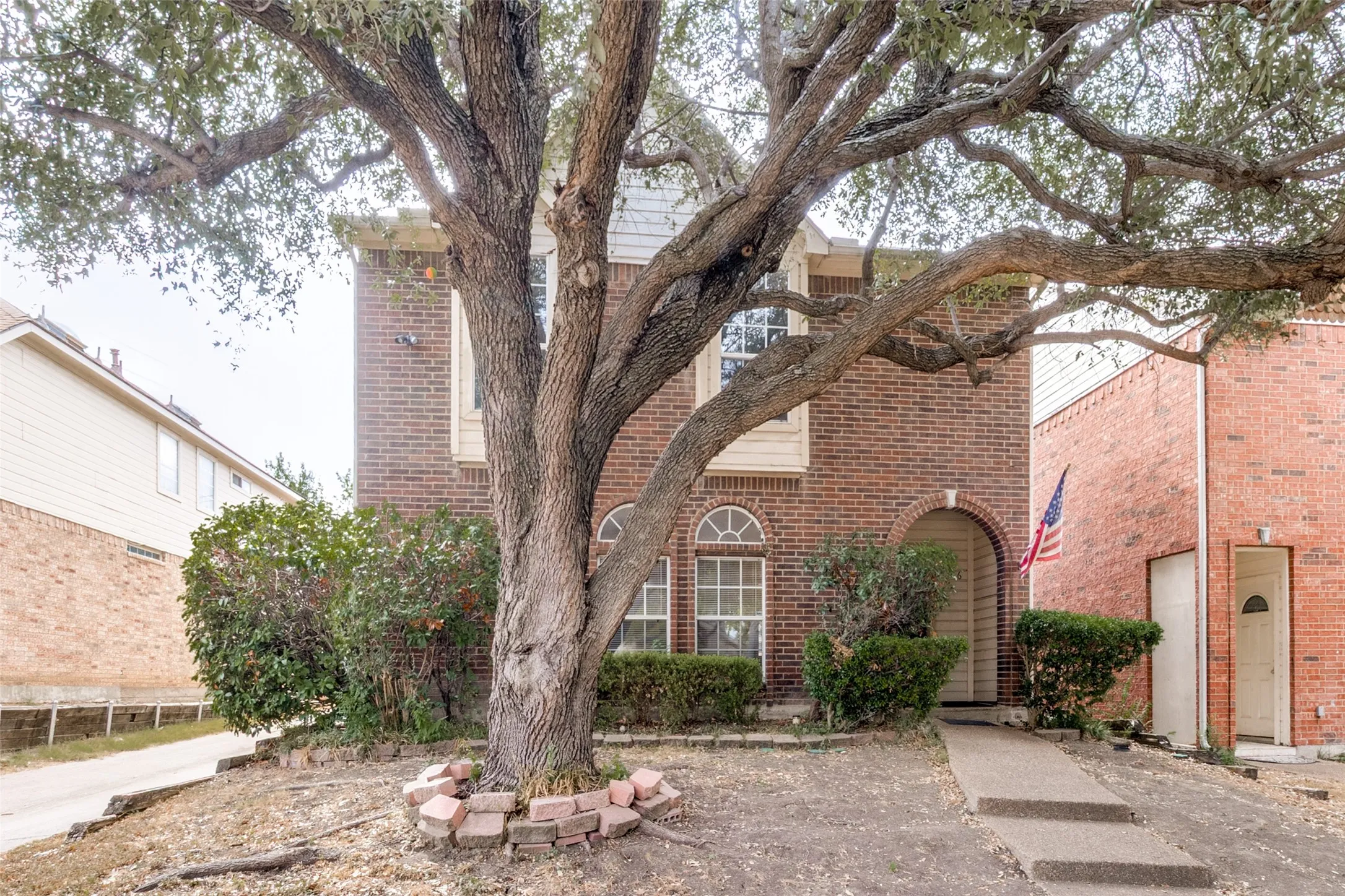 Single Family Residence For Sale in Collin County , 7156 Nicole Place, Dallas, Texas 75252, 3 Bedroom, 3 Bathroom, 2 Garage spaces, 1,809 Sqft, built in 1993, mls#21403776, Real Estate Agent in Dallas, Homes For Sale in Collin county, Homes For Sale in Dallas, Realtor in Dallas Texas, Real Estate Brokerage Independent Realty Texas, Luminita Cordes Realtor
