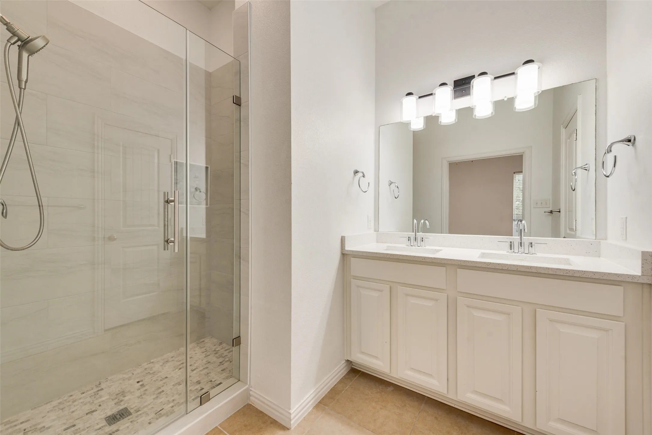 Townhouse For Rent in Denton County , 1613 Black Duck Terrace F, Carrollton, Texas 75010, 3 Bedroom, 3 Bathroom, 2 Garage spaces, 1,947 Sqft, built in 2010, mls#21397329, Real Estate Agent in Carrollton, Homes For Rent in Denton county, Homes For Rent in Carrollton, Realtor in Carrollton Texas, Real Estate Brokerage Independent Realty Texas, Luminita Cordes Realtor