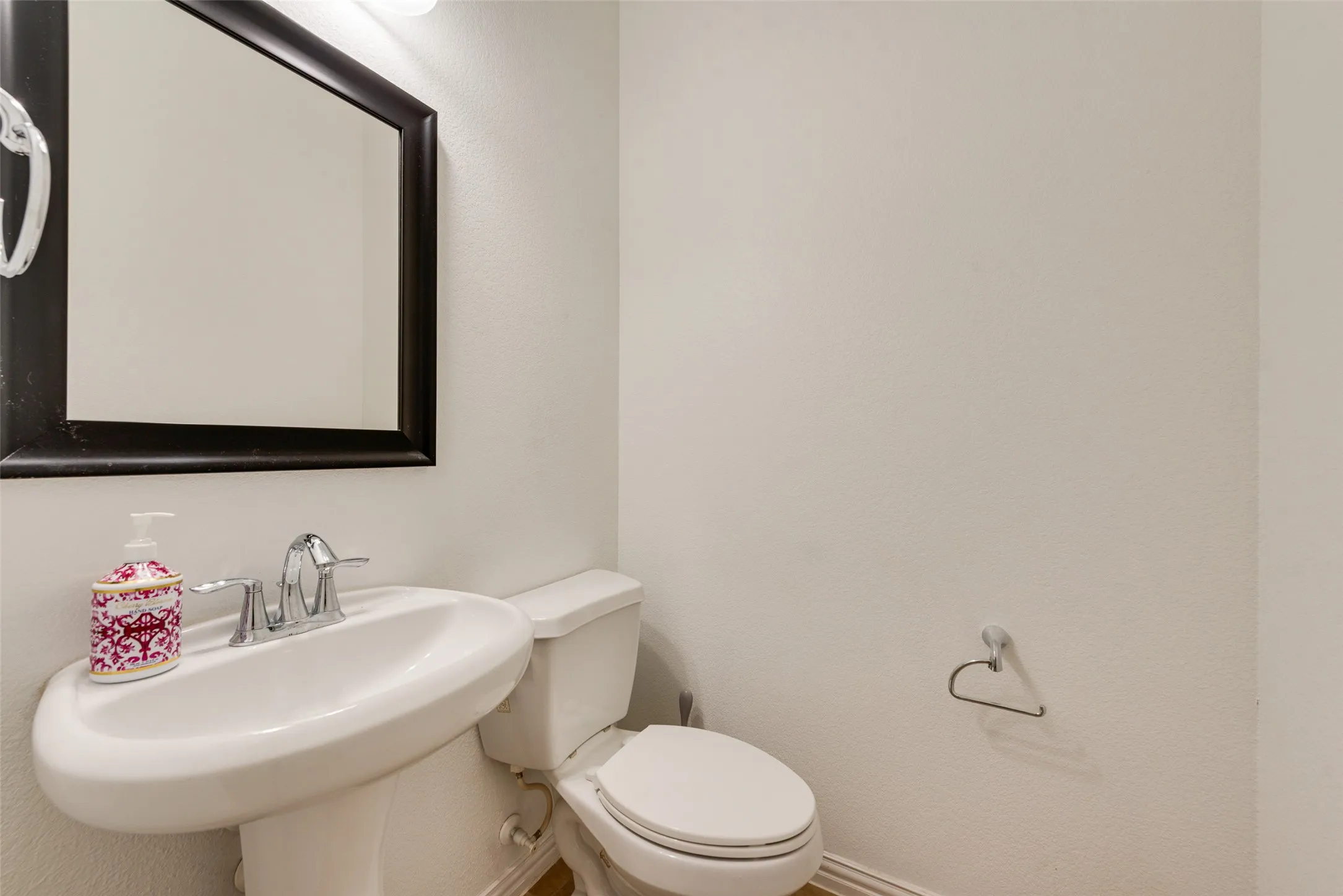 Townhouse For Rent in Denton County , 1613 Black Duck Terrace F, Carrollton, Texas 75010, 3 Bedroom, 3 Bathroom, 2 Garage spaces, 1,947 Sqft, built in 2010, mls#21397329, Real Estate Agent in Carrollton, Homes For Rent in Denton county, Homes For Rent in Carrollton, Realtor in Carrollton Texas, Real Estate Brokerage Independent Realty Texas, Luminita Cordes Realtor
