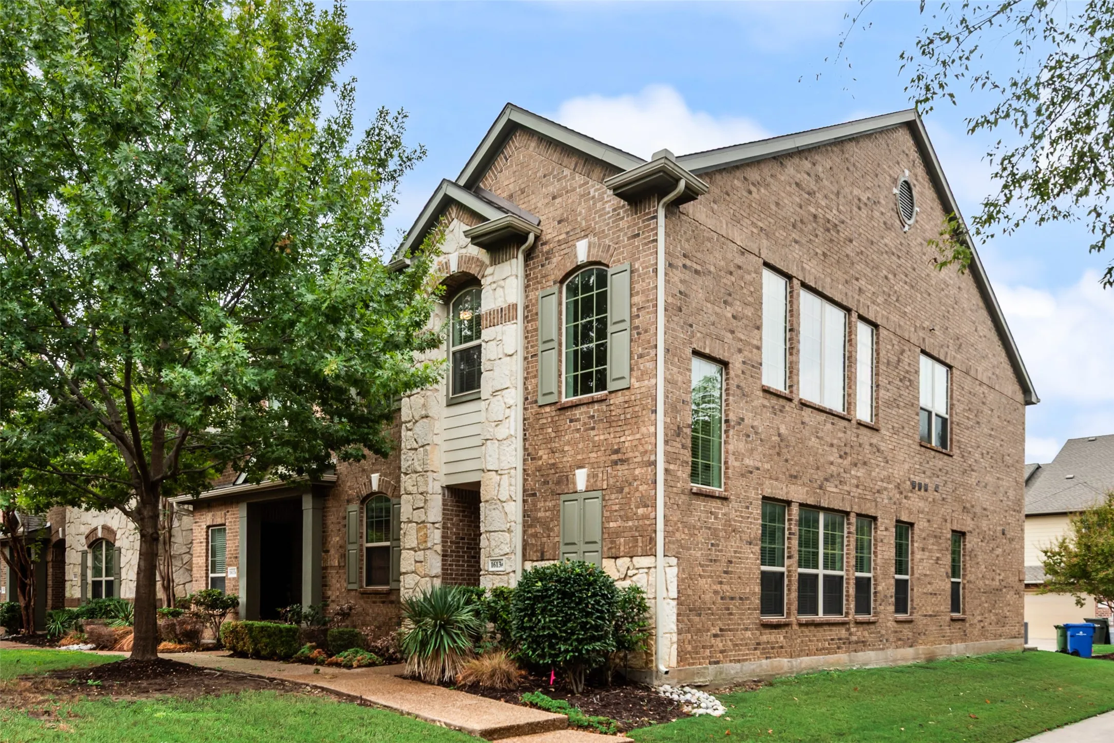 Townhouse For Rent in Denton County , 1613 Black Duck Terrace F, Carrollton, Texas 75010, 3 Bedroom, 3 Bathroom, 2 Garage spaces, 1,947 Sqft, built in 2010, mls#21397329, Real Estate Agent in Carrollton, Homes For Rent in Denton county, Homes For Rent in Carrollton, Realtor in Carrollton Texas, Real Estate Brokerage Independent Realty Texas, Luminita Cordes Realtor