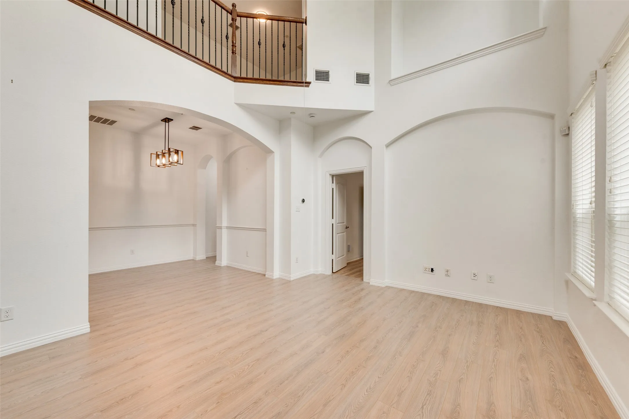 Townhouse For Rent in Denton County , 1613 Black Duck Terrace F, Carrollton, Texas 75010, 3 Bedroom, 3 Bathroom, 2 Garage spaces, 1,947 Sqft, built in 2010, mls#21397329, Real Estate Agent in Carrollton, Homes For Rent in Denton county, Homes For Rent in Carrollton, Realtor in Carrollton Texas, Real Estate Brokerage Independent Realty Texas, Luminita Cordes Realtor