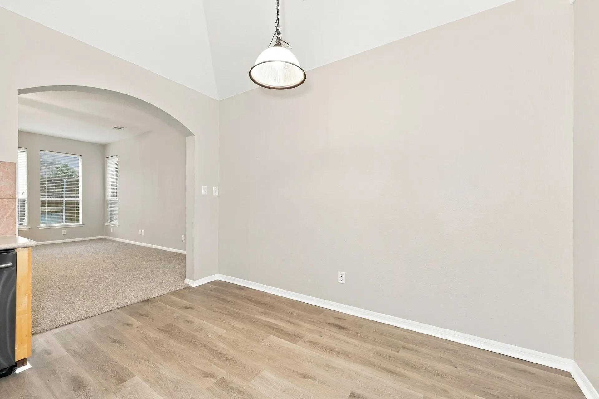 Single Family Residence For Sale in Tarrant County , 4203 Wildbriar Lane, Mansfield, Texas 76063, 4 Bedroom, 4 Bathroom, 2 Garage spaces, 3,591 Sqft, built in 2002, mls#21402443, Real Estate Agent in Mansfield, Homes For Sale in Tarrant county, Homes For Sale in Mansfield, Realtor in Mansfield Texas, Real Estate Brokerage Independent Realty Texas, Luminita Cordes Realtor