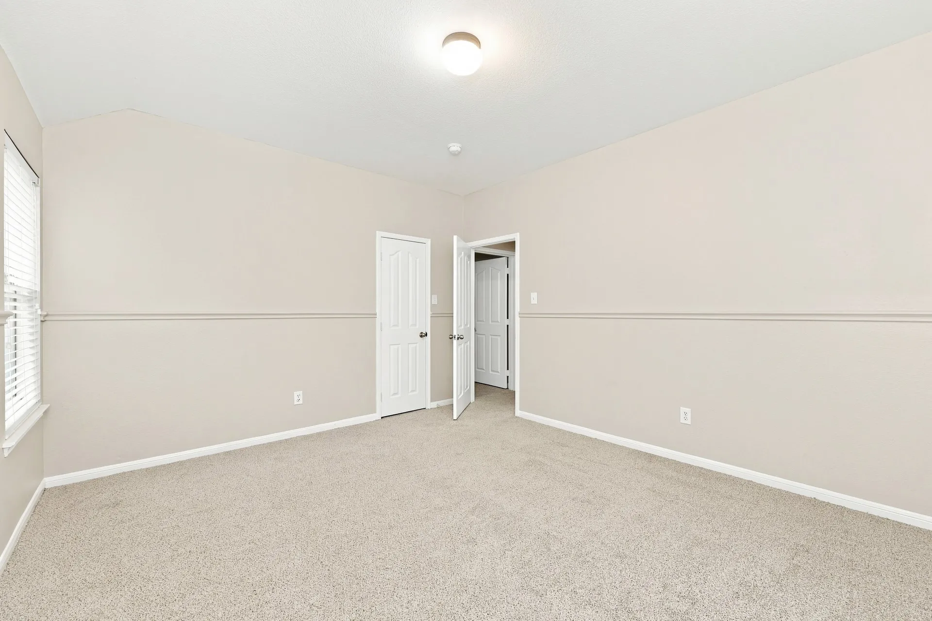 Single Family Residence For Sale in Tarrant County , 4203 Wildbriar Lane, Mansfield, Texas 76063, 4 Bedroom, 4 Bathroom, 2 Garage spaces, 3,591 Sqft, built in 2002, mls#21402443, Real Estate Agent in Mansfield, Homes For Sale in Tarrant county, Homes For Sale in Mansfield, Realtor in Mansfield Texas, Real Estate Brokerage Independent Realty Texas, Luminita Cordes Realtor