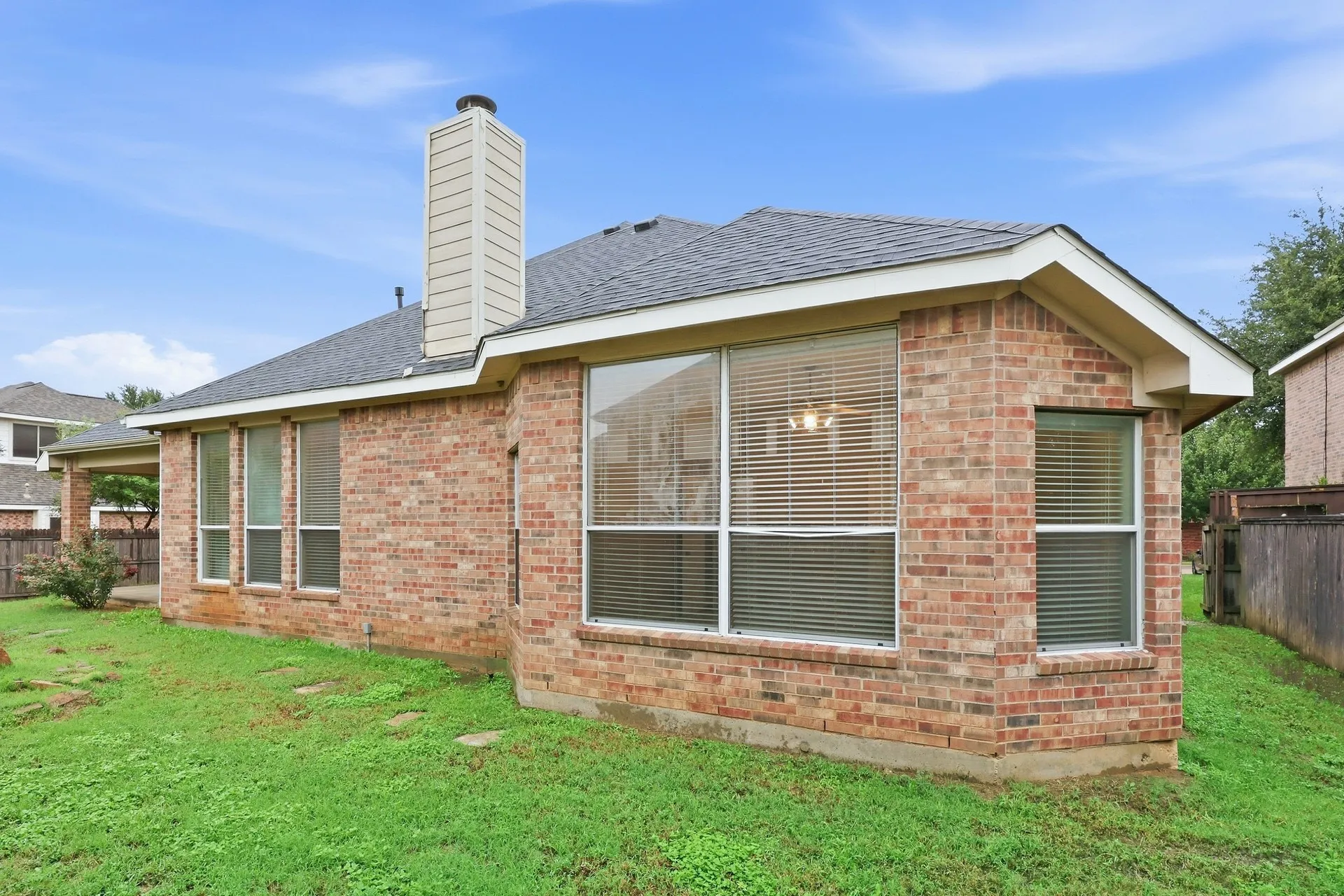 Single Family Residence For Sale in Tarrant County , 4203 Wildbriar Lane, Mansfield, Texas 76063, 4 Bedroom, 4 Bathroom, 2 Garage spaces, 3,591 Sqft, built in 2002, mls#21402443, Real Estate Agent in Mansfield, Homes For Sale in Tarrant county, Homes For Sale in Mansfield, Realtor in Mansfield Texas, Real Estate Brokerage Independent Realty Texas, Luminita Cordes Realtor