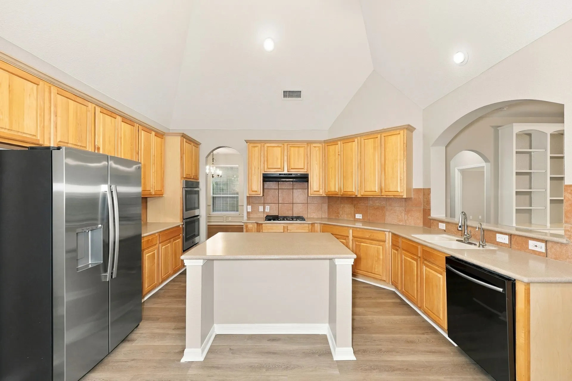 Single Family Residence For Sale in Tarrant County , 4203 Wildbriar Lane, Mansfield, Texas 76063, 4 Bedroom, 4 Bathroom, 2 Garage spaces, 3,591 Sqft, built in 2002, mls#21402443, Real Estate Agent in Mansfield, Homes For Sale in Tarrant county, Homes For Sale in Mansfield, Realtor in Mansfield Texas, Real Estate Brokerage Independent Realty Texas, Luminita Cordes Realtor