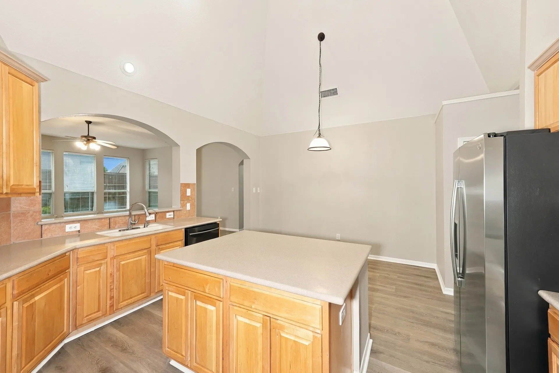Single Family Residence For Sale in Tarrant County , 4203 Wildbriar Lane, Mansfield, Texas 76063, 4 Bedroom, 4 Bathroom, 2 Garage spaces, 3,591 Sqft, built in 2002, mls#21402443, Real Estate Agent in Mansfield, Homes For Sale in Tarrant county, Homes For Sale in Mansfield, Realtor in Mansfield Texas, Real Estate Brokerage Independent Realty Texas, Luminita Cordes Realtor
