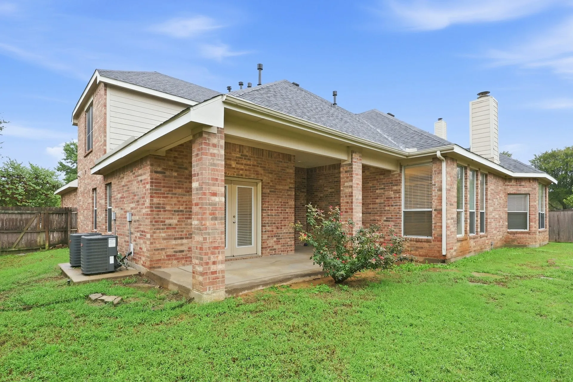 Single Family Residence For Sale in Tarrant County , 4203 Wildbriar Lane, Mansfield, Texas 76063, 4 Bedroom, 4 Bathroom, 2 Garage spaces, 3,591 Sqft, built in 2002, mls#21402443, Real Estate Agent in Mansfield, Homes For Sale in Tarrant county, Homes For Sale in Mansfield, Realtor in Mansfield Texas, Real Estate Brokerage Independent Realty Texas, Luminita Cordes Realtor