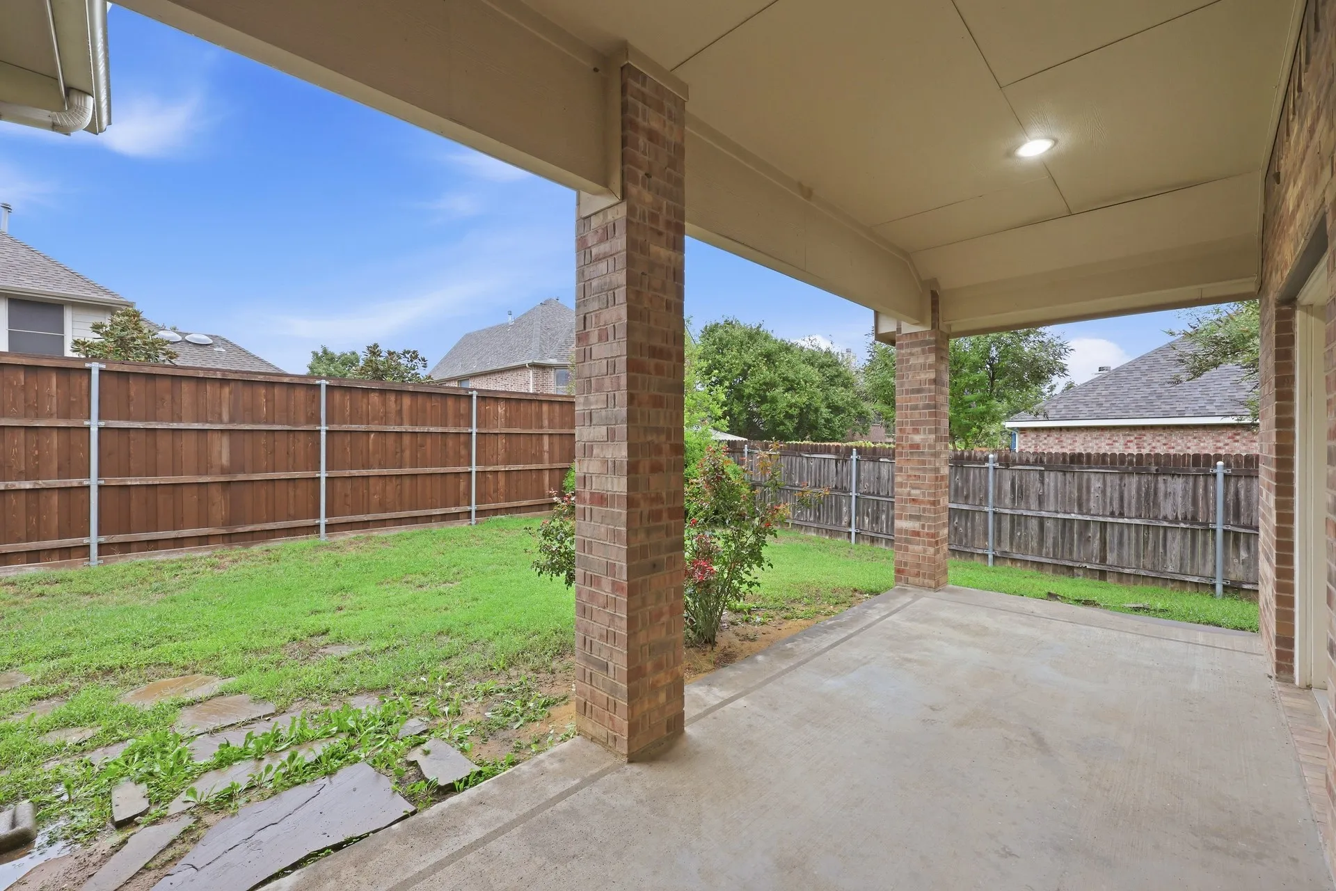 Single Family Residence For Sale in Tarrant County , 4203 Wildbriar Lane, Mansfield, Texas 76063, 4 Bedroom, 4 Bathroom, 2 Garage spaces, 3,591 Sqft, built in 2002, mls#21402443, Real Estate Agent in Mansfield, Homes For Sale in Tarrant county, Homes For Sale in Mansfield, Realtor in Mansfield Texas, Real Estate Brokerage Independent Realty Texas, Luminita Cordes Realtor