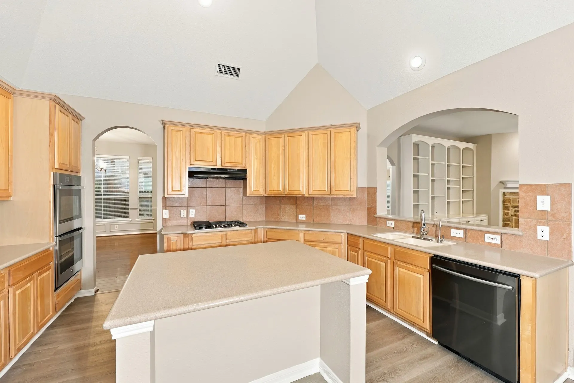 Single Family Residence For Sale in Tarrant County , 4203 Wildbriar Lane, Mansfield, Texas 76063, 4 Bedroom, 4 Bathroom, 2 Garage spaces, 3,591 Sqft, built in 2002, mls#21402443, Real Estate Agent in Mansfield, Homes For Sale in Tarrant county, Homes For Sale in Mansfield, Realtor in Mansfield Texas, Real Estate Brokerage Independent Realty Texas, Luminita Cordes Realtor