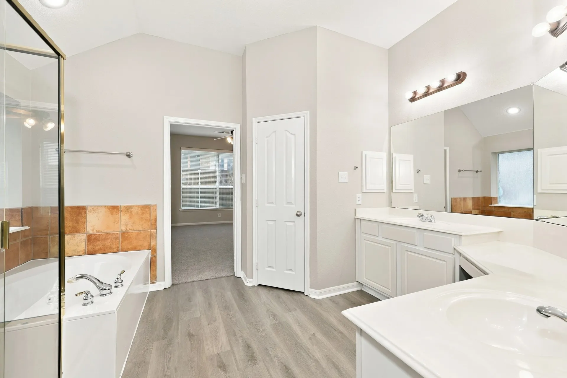 Single Family Residence For Sale in Tarrant County , 4203 Wildbriar Lane, Mansfield, Texas 76063, 4 Bedroom, 4 Bathroom, 2 Garage spaces, 3,591 Sqft, built in 2002, mls#21402443, Real Estate Agent in Mansfield, Homes For Sale in Tarrant county, Homes For Sale in Mansfield, Realtor in Mansfield Texas, Real Estate Brokerage Independent Realty Texas, Luminita Cordes Realtor