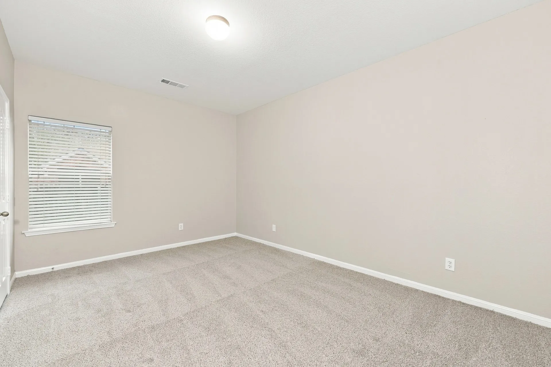 Single Family Residence For Sale in Tarrant County , 4203 Wildbriar Lane, Mansfield, Texas 76063, 4 Bedroom, 4 Bathroom, 2 Garage spaces, 3,591 Sqft, built in 2002, mls#21402443, Real Estate Agent in Mansfield, Homes For Sale in Tarrant county, Homes For Sale in Mansfield, Realtor in Mansfield Texas, Real Estate Brokerage Independent Realty Texas, Luminita Cordes Realtor
