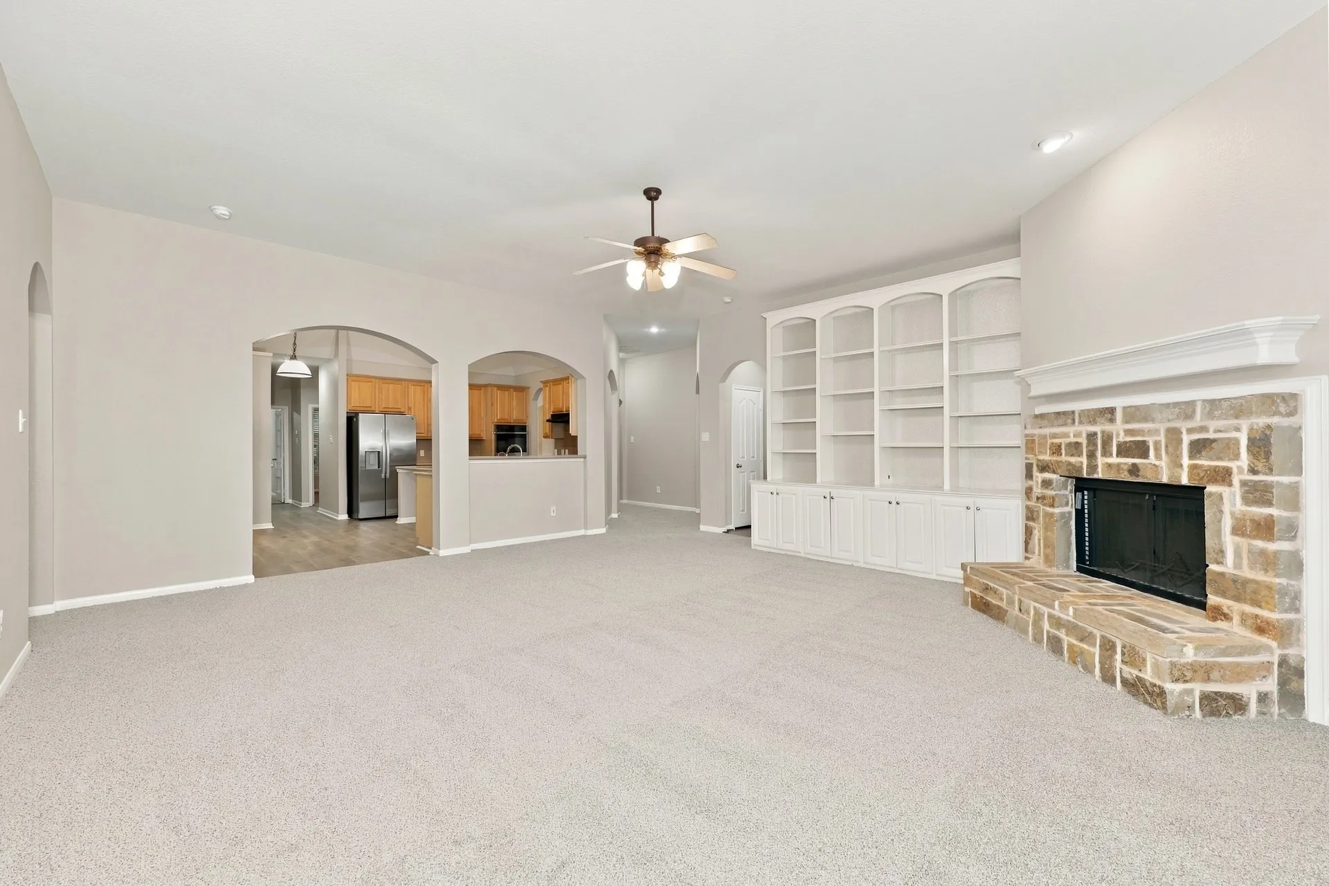 Single Family Residence For Sale in Tarrant County , 4203 Wildbriar Lane, Mansfield, Texas 76063, 4 Bedroom, 4 Bathroom, 2 Garage spaces, 3,591 Sqft, built in 2002, mls#21402443, Real Estate Agent in Mansfield, Homes For Sale in Tarrant county, Homes For Sale in Mansfield, Realtor in Mansfield Texas, Real Estate Brokerage Independent Realty Texas, Luminita Cordes Realtor