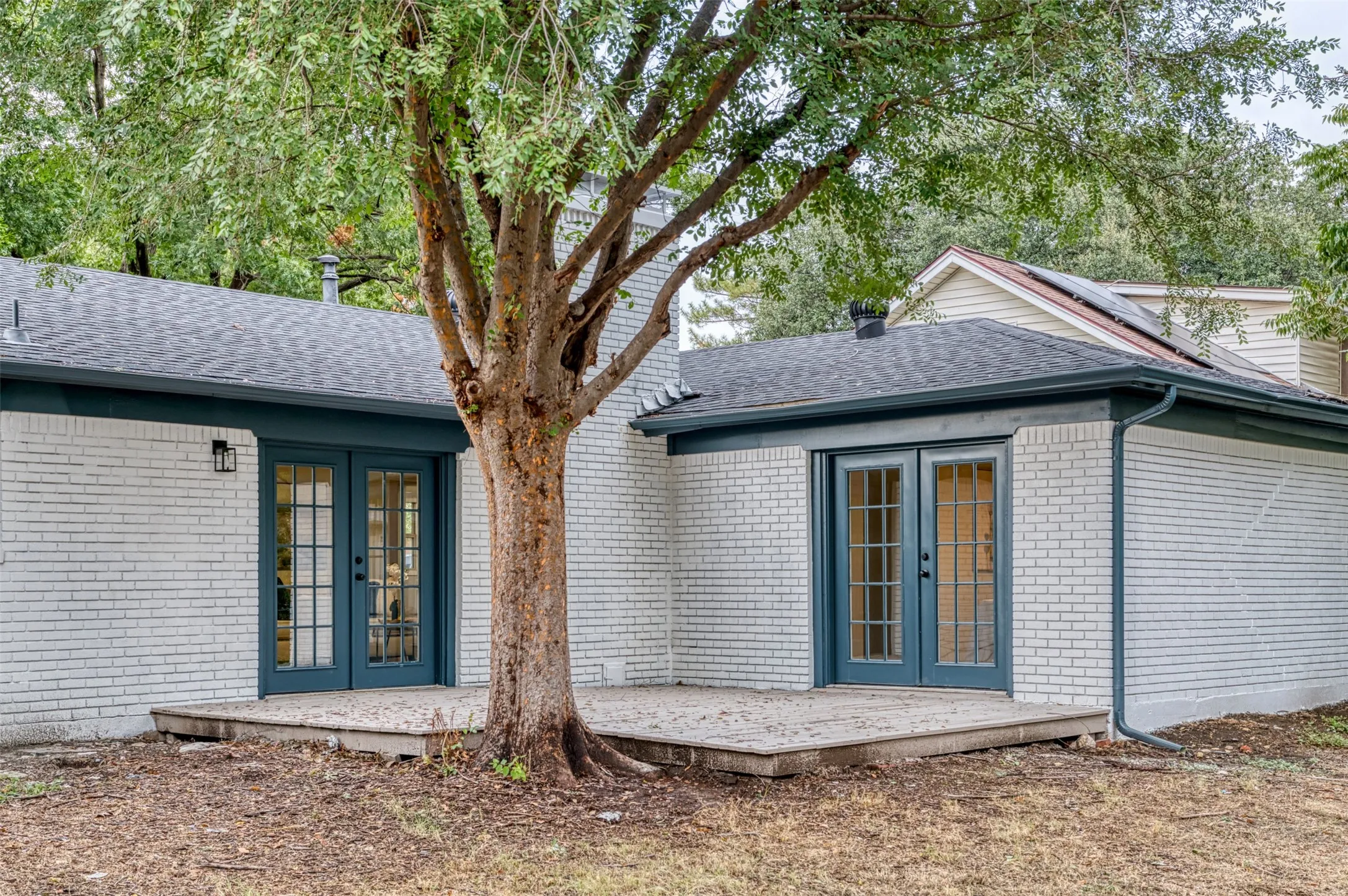 Single Family Residence For Sale in Tarrant County , 2829 Southgate Drive, Fort Worth, Texas 76133, 3 Bedroom, 2 Bathroom, 2 Garage spaces, 1,566 Sqft, built in 1960, mls#21389478, Real Estate Agent in Fort Worth, Homes For Sale in Tarrant county, Homes For Sale in Fort Worth, Realtor in Fort Worth Texas, Real Estate Brokerage Independent Realty Texas, Luminita Cordes Realtor