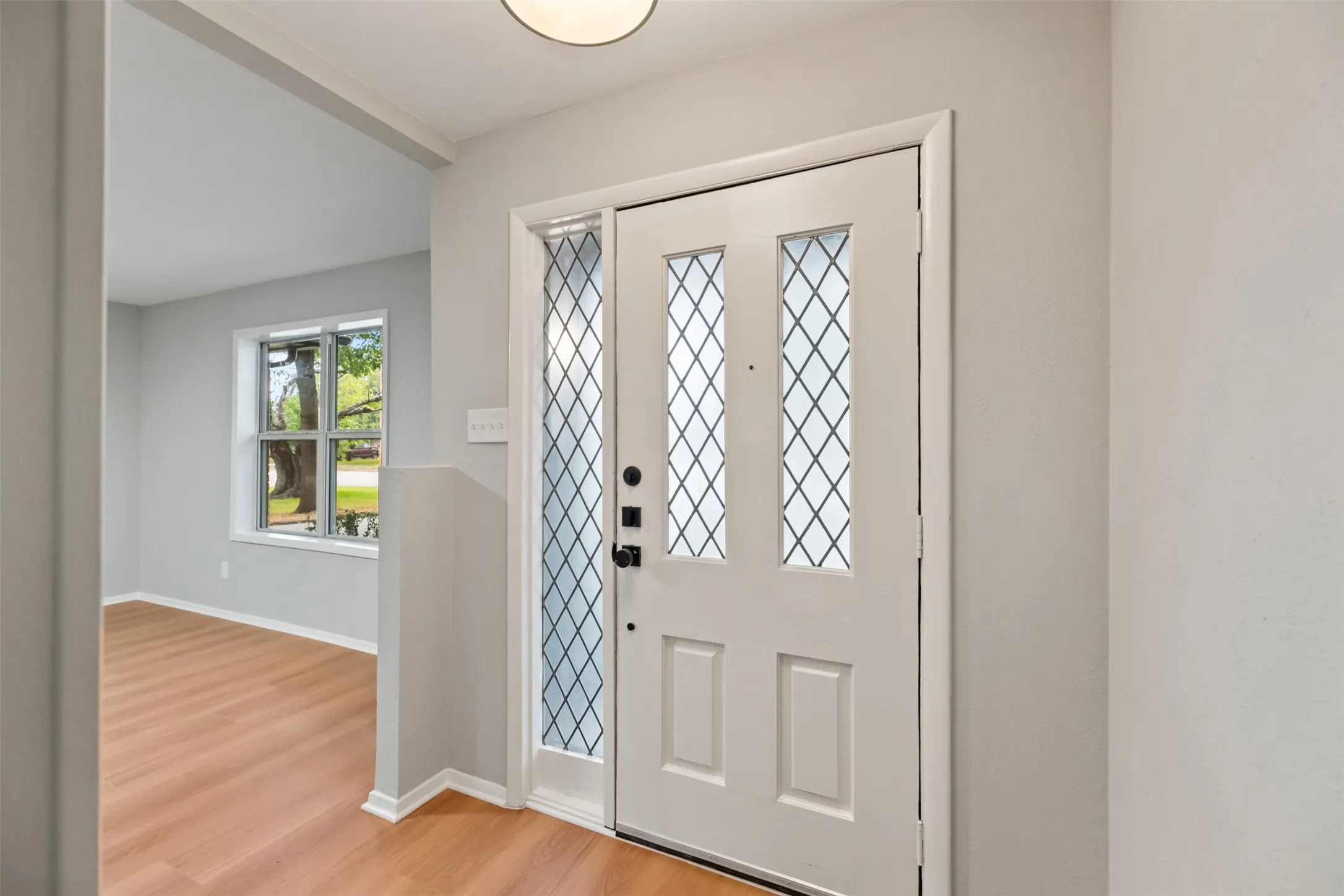 Single Family Residence For Sale in Tarrant County , 2829 Southgate Drive, Fort Worth, Texas 76133, 3 Bedroom, 2 Bathroom, 2 Garage spaces, 1,566 Sqft, built in 1960, mls#21389478, Real Estate Agent in Fort Worth, Homes For Sale in Tarrant county, Homes For Sale in Fort Worth, Realtor in Fort Worth Texas, Real Estate Brokerage Independent Realty Texas, Luminita Cordes Realtor