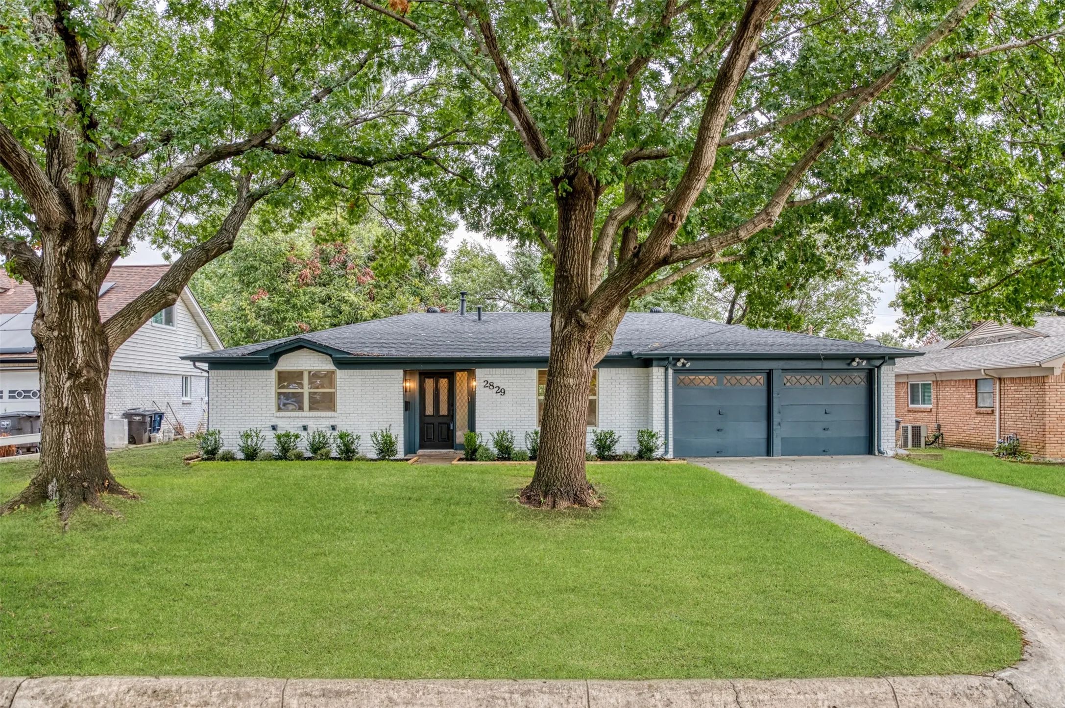 Single Family Residence For Sale in Tarrant County , 2829 Southgate Drive, Fort Worth, Texas 76133, 3 Bedroom, 2 Bathroom, 2 Garage spaces, 1,566 Sqft, built in 1960, mls#21389478, Real Estate Agent in Fort Worth, Homes For Sale in Tarrant county, Homes For Sale in Fort Worth, Realtor in Fort Worth Texas, Real Estate Brokerage Independent Realty Texas, Luminita Cordes Realtor