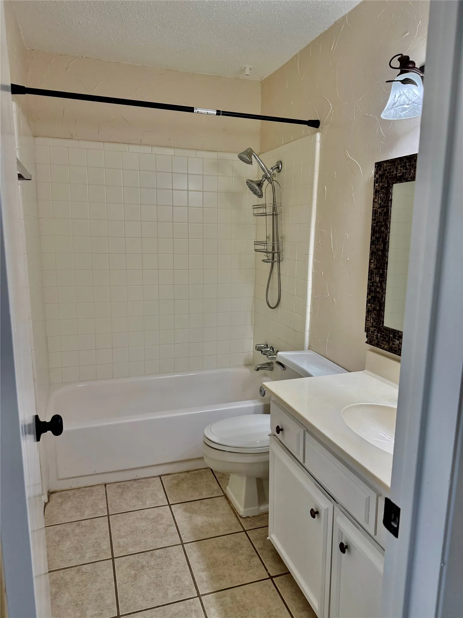 Upstairs hall Bath