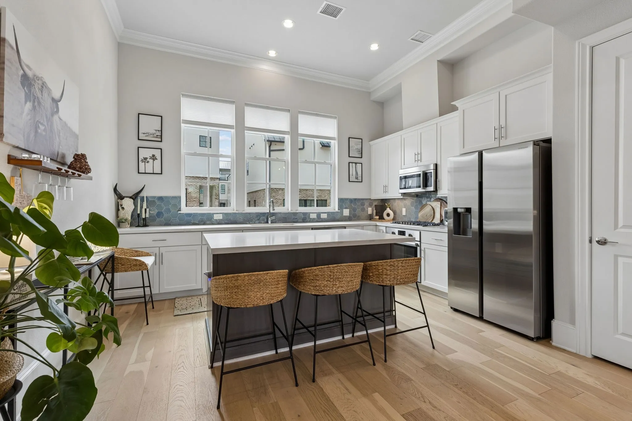 Townhouse For Sale in Dallas County , 651 Baugh Drive, Irving, Texas 75039, 2 Bedroom, 3 Bathroom, 2 Garage spaces, 1,362 Sqft, built in 2022, mls#21403936, Real Estate Agent in Irving, Homes For Sale in Dallas county, Homes For Sale in Irving, Realtor in Irving Texas, Real Estate Brokerage Independent Realty Texas, Luminita Cordes Realtor