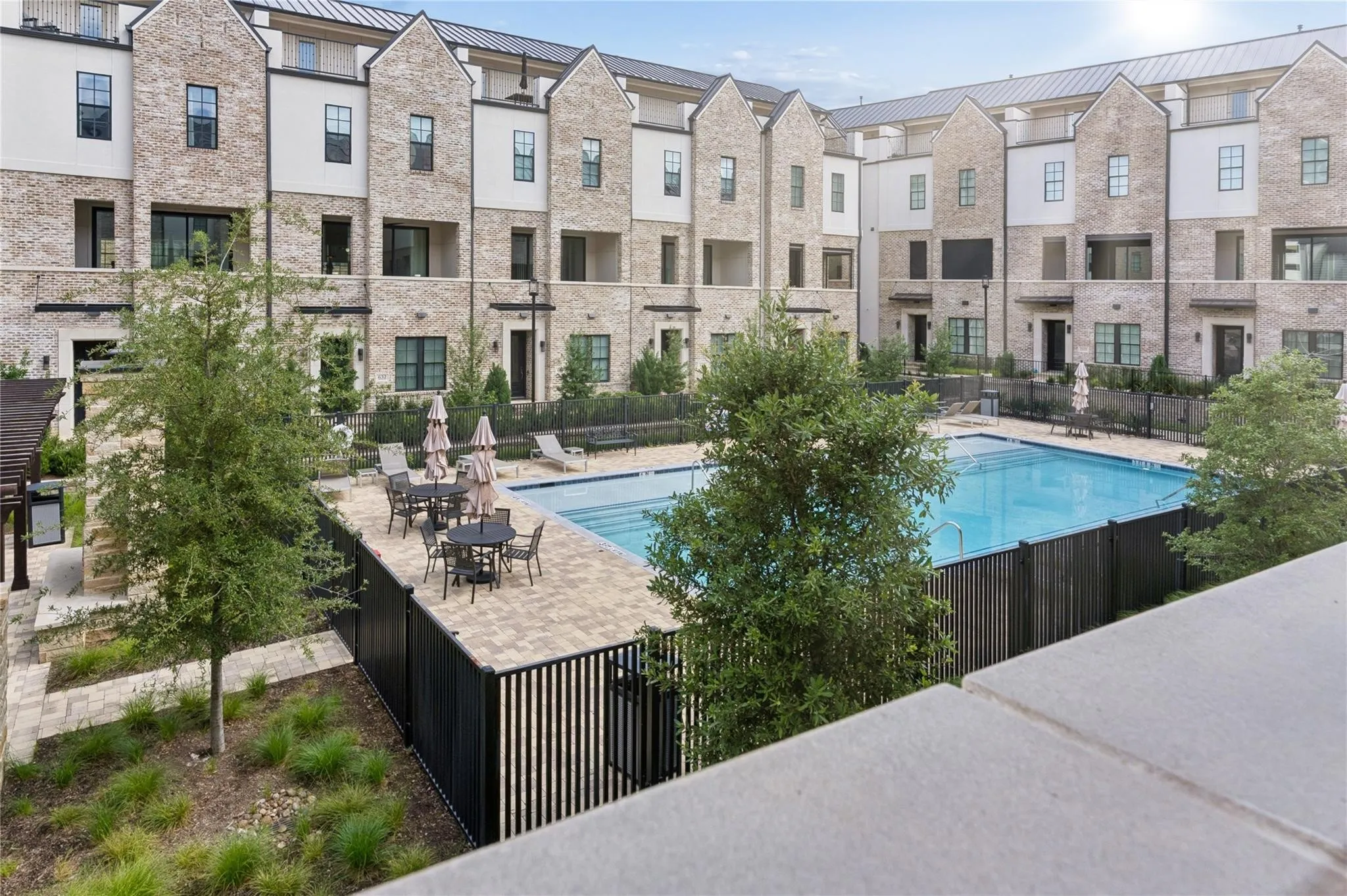 Townhouse For Sale in Dallas County , 651 Baugh Drive, Irving, Texas 75039, 2 Bedroom, 3 Bathroom, 2 Garage spaces, 1,362 Sqft, built in 2022, mls#21403936, Real Estate Agent in Irving, Homes For Sale in Dallas county, Homes For Sale in Irving, Realtor in Irving Texas, Real Estate Brokerage Independent Realty Texas, Luminita Cordes Realtor