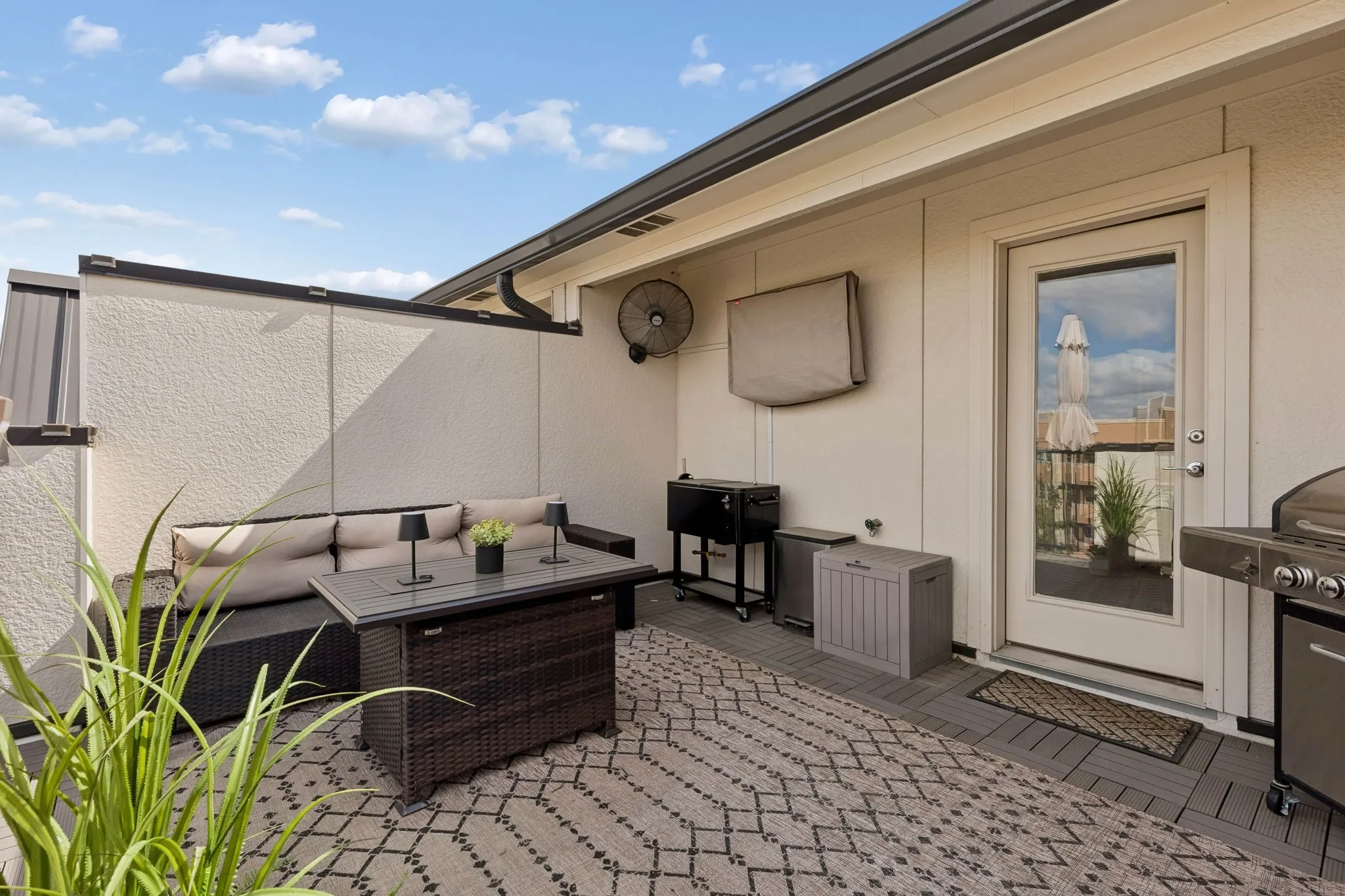 Townhouse For Sale in Dallas County , 651 Baugh Drive, Irving, Texas 75039, 2 Bedroom, 3 Bathroom, 2 Garage spaces, 1,362 Sqft, built in 2022, mls#21403936, Real Estate Agent in Irving, Homes For Sale in Dallas county, Homes For Sale in Irving, Realtor in Irving Texas, Real Estate Brokerage Independent Realty Texas, Luminita Cordes Realtor