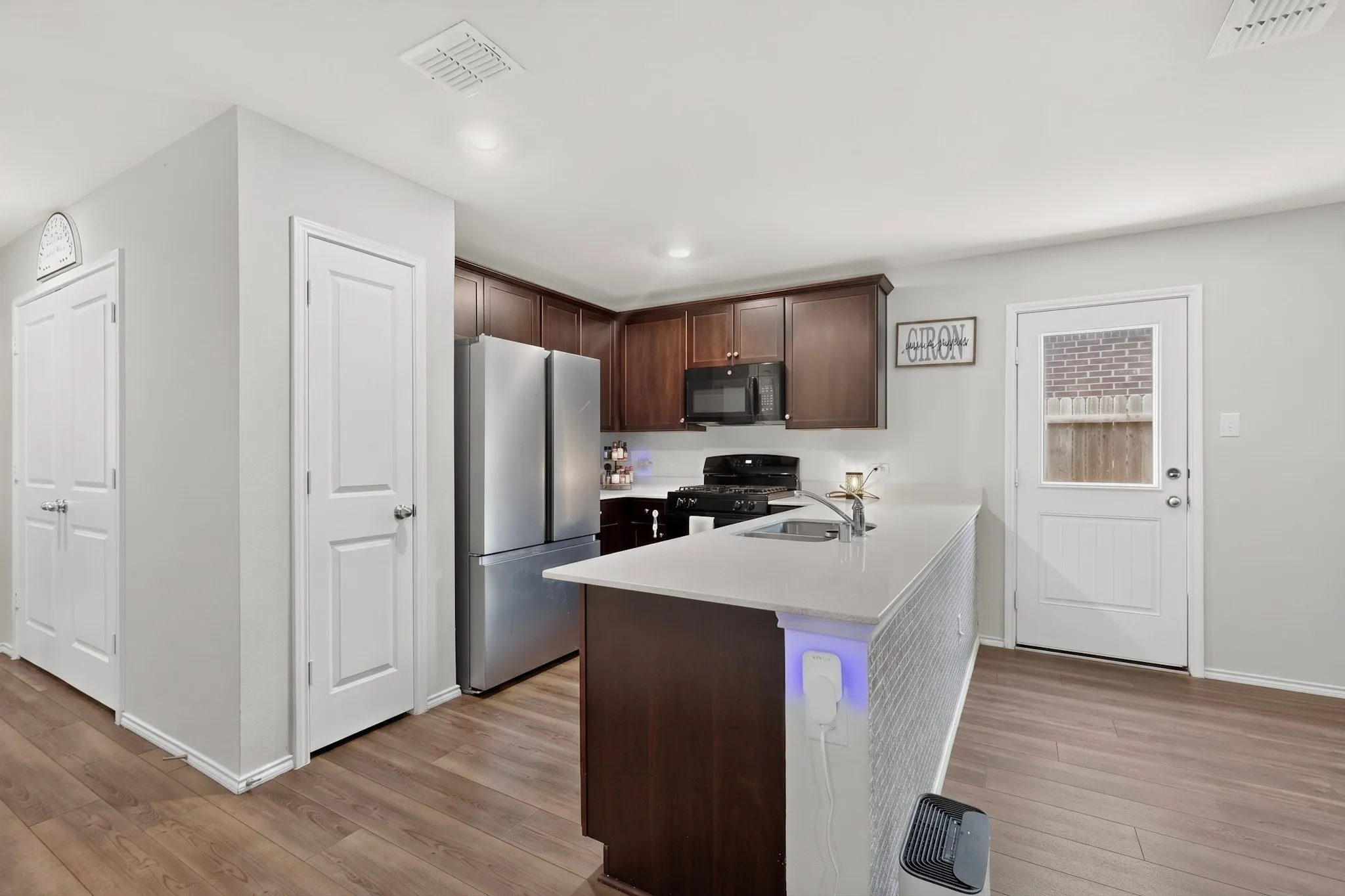 Single Family Residence For Sale in Kaufman County , 2022 Puma Street, Crandall, Texas 75114, 3 Bedroom, 2 Bathroom, 2 Garage spaces, 1,500 Sqft, built in 2021, mls#21404448, Real Estate Agent in Crandall, Homes For Sale in Kaufman county, Homes For Sale in Crandall, Realtor in Crandall Texas, Real Estate Brokerage Independent Realty Texas, Luminita Cordes Realtor