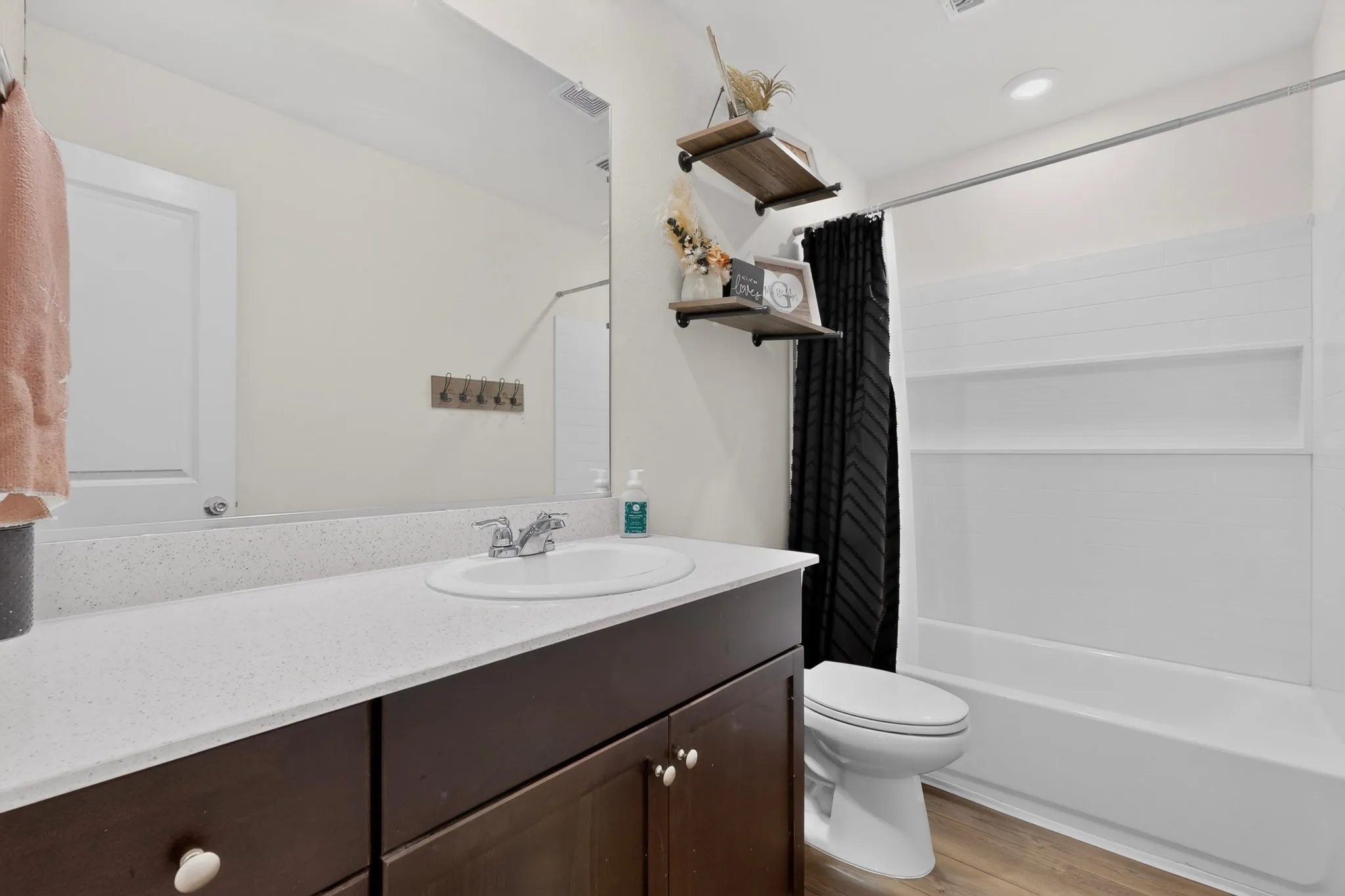 Single Family Residence For Sale in Kaufman County , 2022 Puma Street, Crandall, Texas 75114, 3 Bedroom, 2 Bathroom, 2 Garage spaces, 1,500 Sqft, built in 2021, mls#21404448, Real Estate Agent in Crandall, Homes For Sale in Kaufman county, Homes For Sale in Crandall, Realtor in Crandall Texas, Real Estate Brokerage Independent Realty Texas, Luminita Cordes Realtor