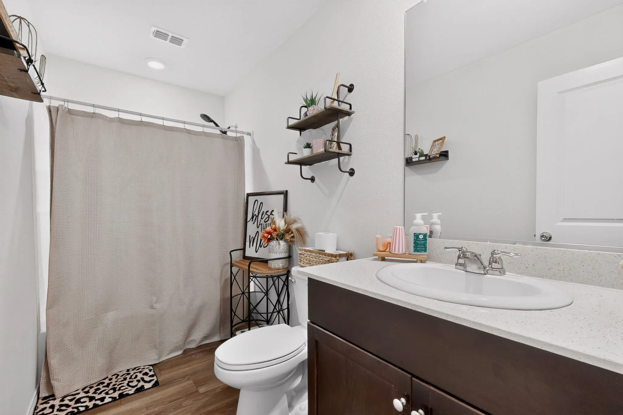 Single Family Residence For Sale in Kaufman County , 2022 Puma Street, Crandall, Texas 75114, 3 Bedroom, 2 Bathroom, 2 Garage spaces, 1,500 Sqft, built in 2021, mls#21404448, Real Estate Agent in Crandall, Homes For Sale in Kaufman county, Homes For Sale in Crandall, Realtor in Crandall Texas, Real Estate Brokerage Independent Realty Texas, Luminita Cordes Realtor