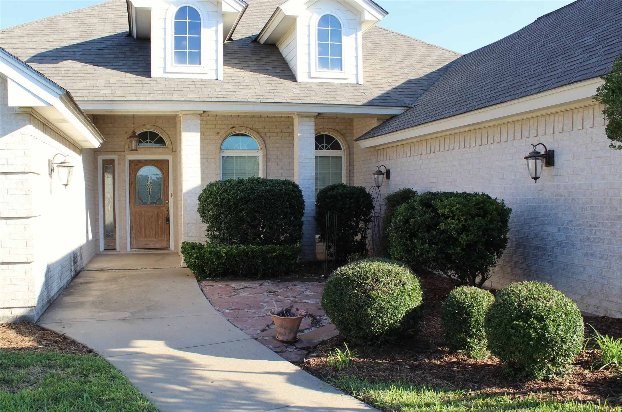 Single Family Residence For Sale in Erath County , 1405 Parkwood Court, Stephenville, Texas 76401, 5 Bedroom, 3 Bathroom, 3 Garage spaces, 2,482 Sqft, built in 2003, mls#21403644, Real Estate Agent in Stephenville, Homes For Sale in Erath county, Homes For Sale in Stephenville, Realtor in Stephenville Texas, Real Estate Brokerage Independent Realty Texas, Luminita Cordes Realtor