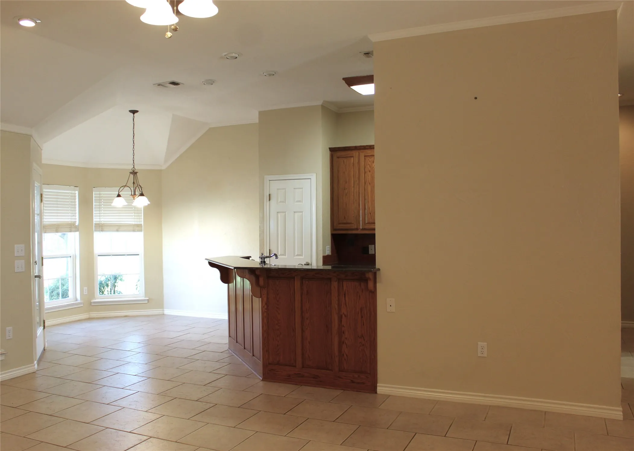 Single Family Residence For Sale in Erath County , 1405 Parkwood Court, Stephenville, Texas 76401, 5 Bedroom, 3 Bathroom, 3 Garage spaces, 2,482 Sqft, built in 2003, mls#21403644, Real Estate Agent in Stephenville, Homes For Sale in Erath county, Homes For Sale in Stephenville, Realtor in Stephenville Texas, Real Estate Brokerage Independent Realty Texas, Luminita Cordes Realtor