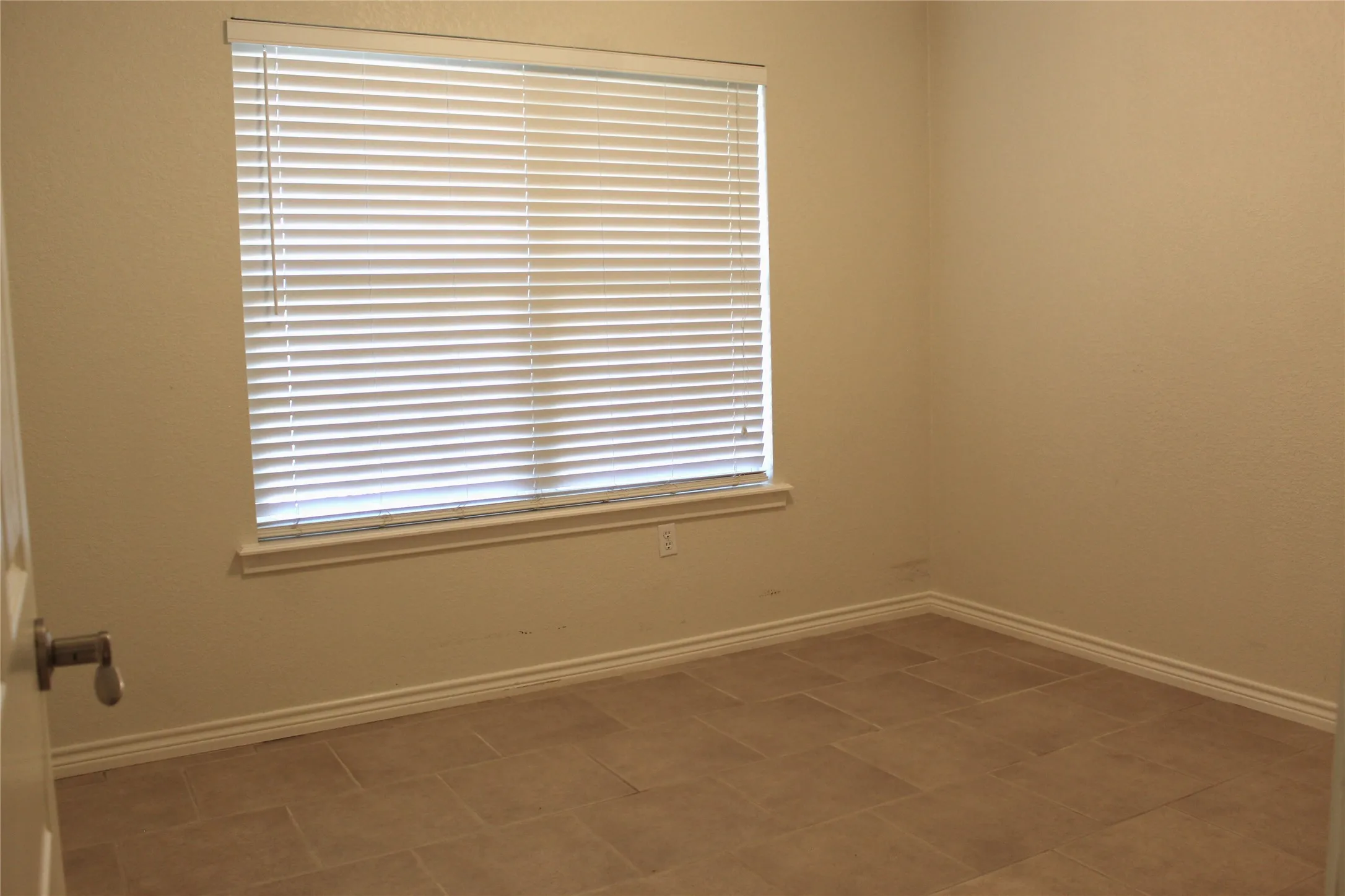 Single Family Residence For Sale in Erath County , 1405 Parkwood Court, Stephenville, Texas 76401, 5 Bedroom, 3 Bathroom, 3 Garage spaces, 2,482 Sqft, built in 2003, mls#21403644, Real Estate Agent in Stephenville, Homes For Sale in Erath county, Homes For Sale in Stephenville, Realtor in Stephenville Texas, Real Estate Brokerage Independent Realty Texas, Luminita Cordes Realtor