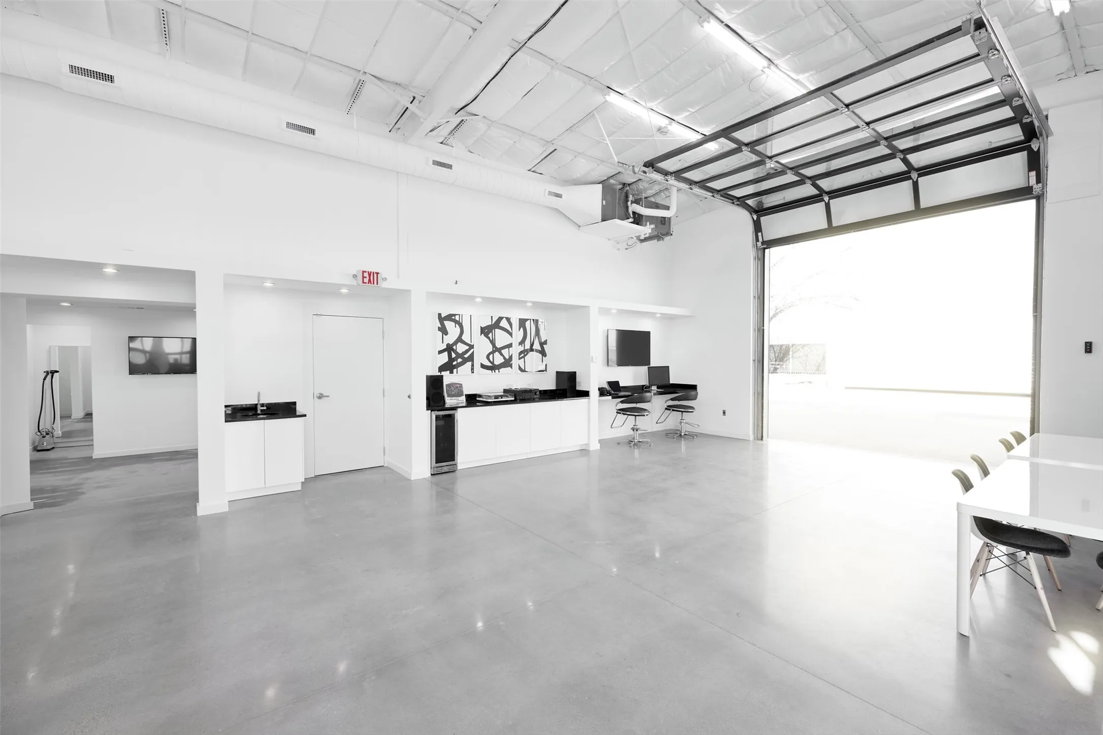 Industrial For Rent in Dallas County , 2655 Myrtle Springs Avenue, Dallas, Texas 75220, 0, 0, Garage spaces, 0 Sqft, built in 1985, mls#21403883, Real Estate Agent in Dallas, Homes For Rent in Dallas county, Homes For Rent in Dallas, Realtor in Dallas Texas, Real Estate Brokerage Independent Realty Texas, Luminita Cordes Realtor