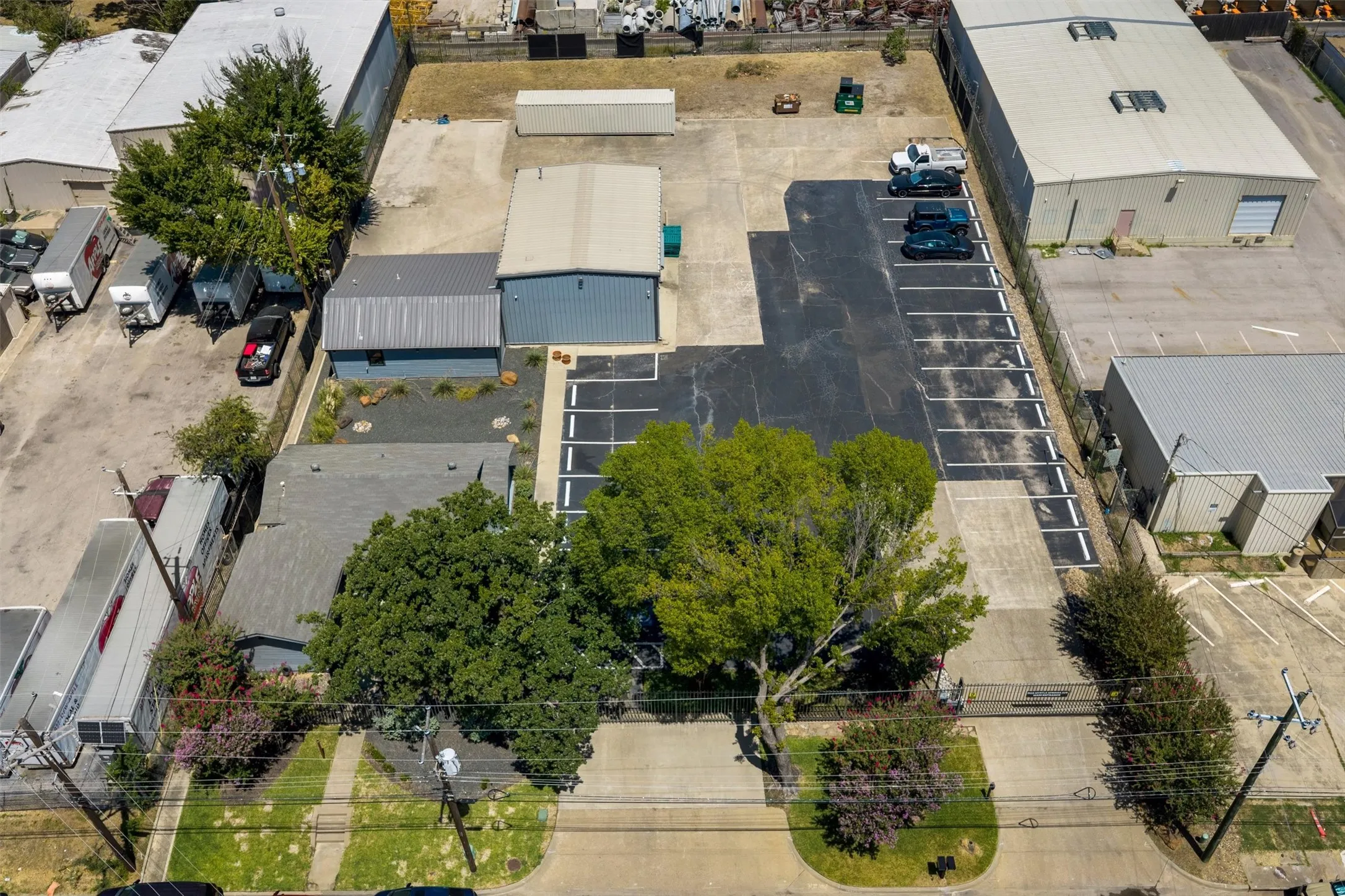 Industrial For Rent in Dallas County , 2655 Myrtle Springs Avenue, Dallas, Texas 75220, 0, 0, Garage spaces, 0 Sqft, built in 1985, mls#21403883, Real Estate Agent in Dallas, Homes For Rent in Dallas county, Homes For Rent in Dallas, Realtor in Dallas Texas, Real Estate Brokerage Independent Realty Texas, Luminita Cordes Realtor